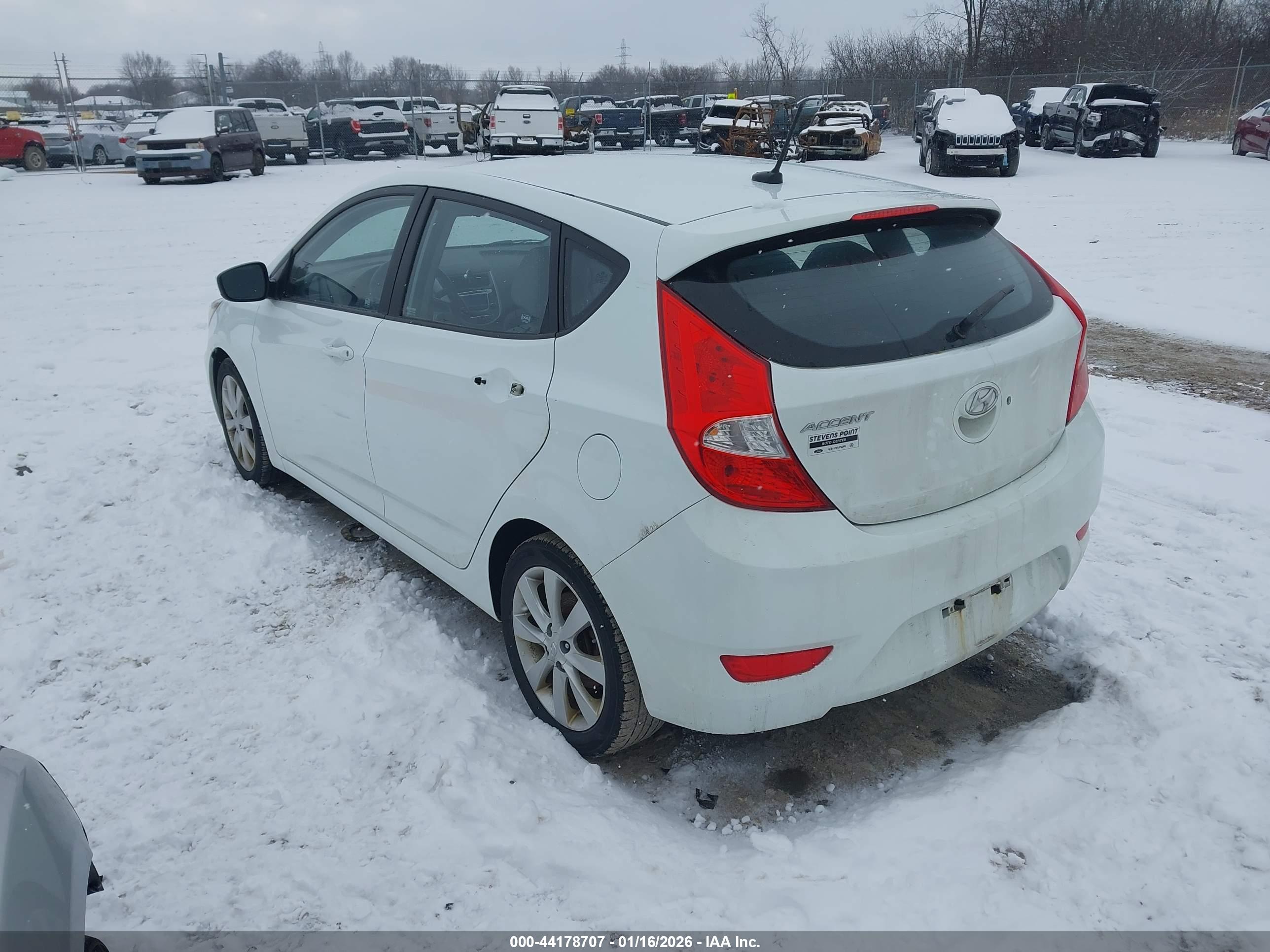 HYUNDAI ACCENT image 3