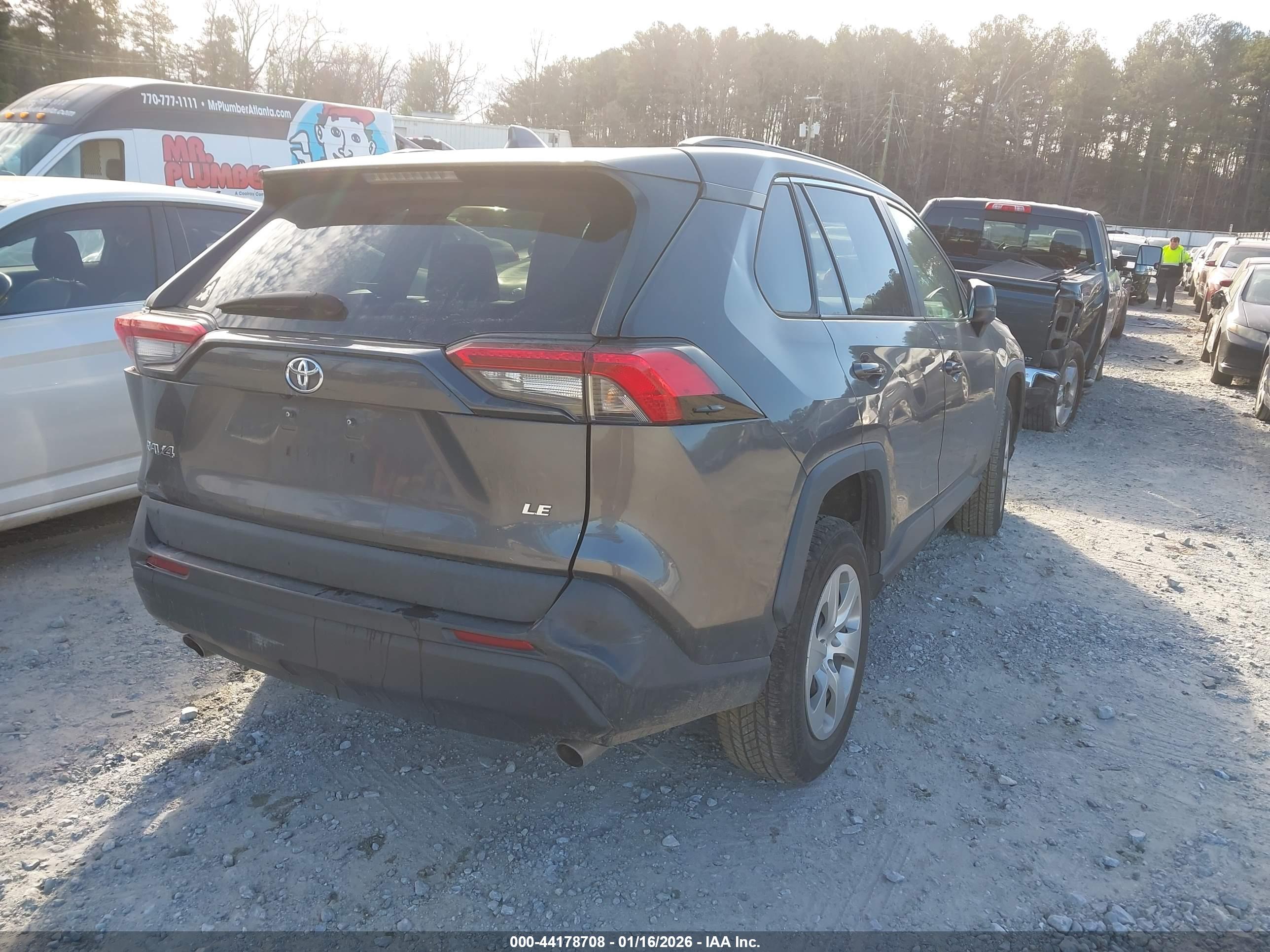 TOYOTA RAV4 image 4