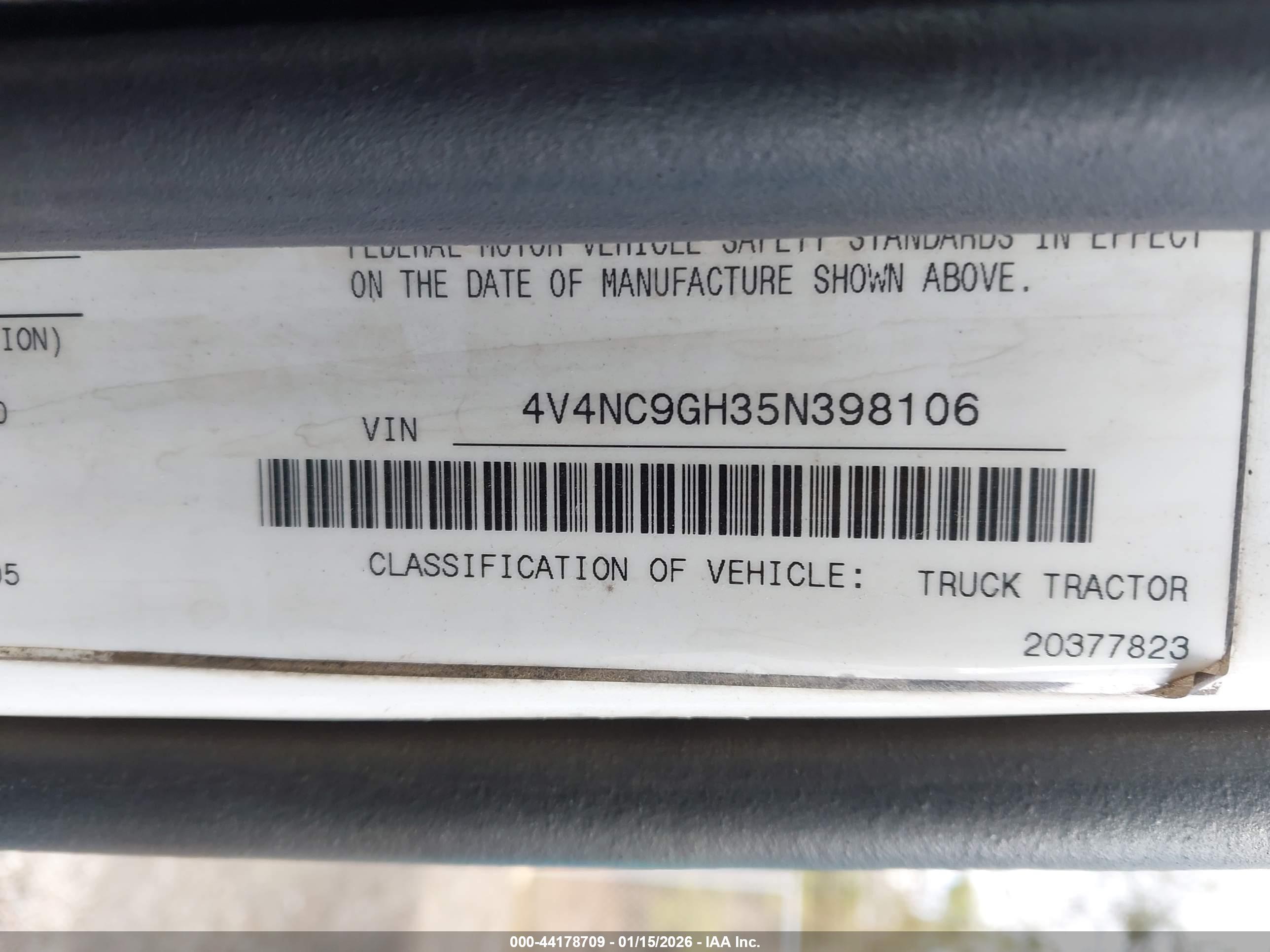 VOLVO VN image 9