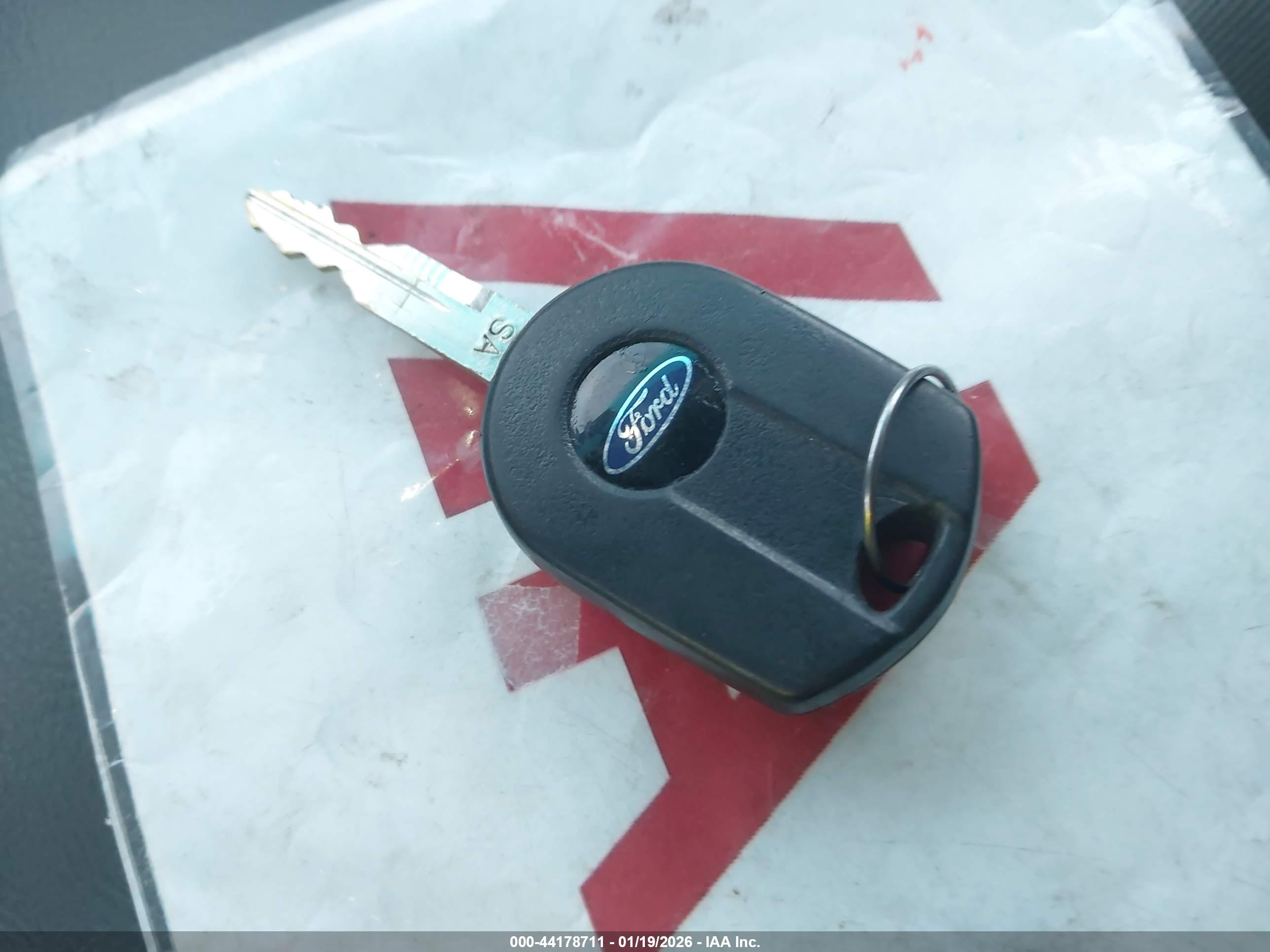 FORD EXPLORER image 11