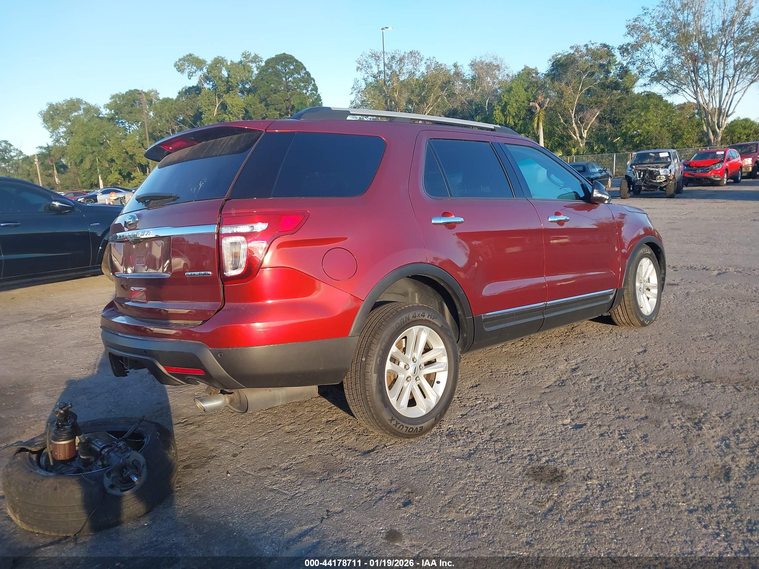 FORD EXPLORER image 4