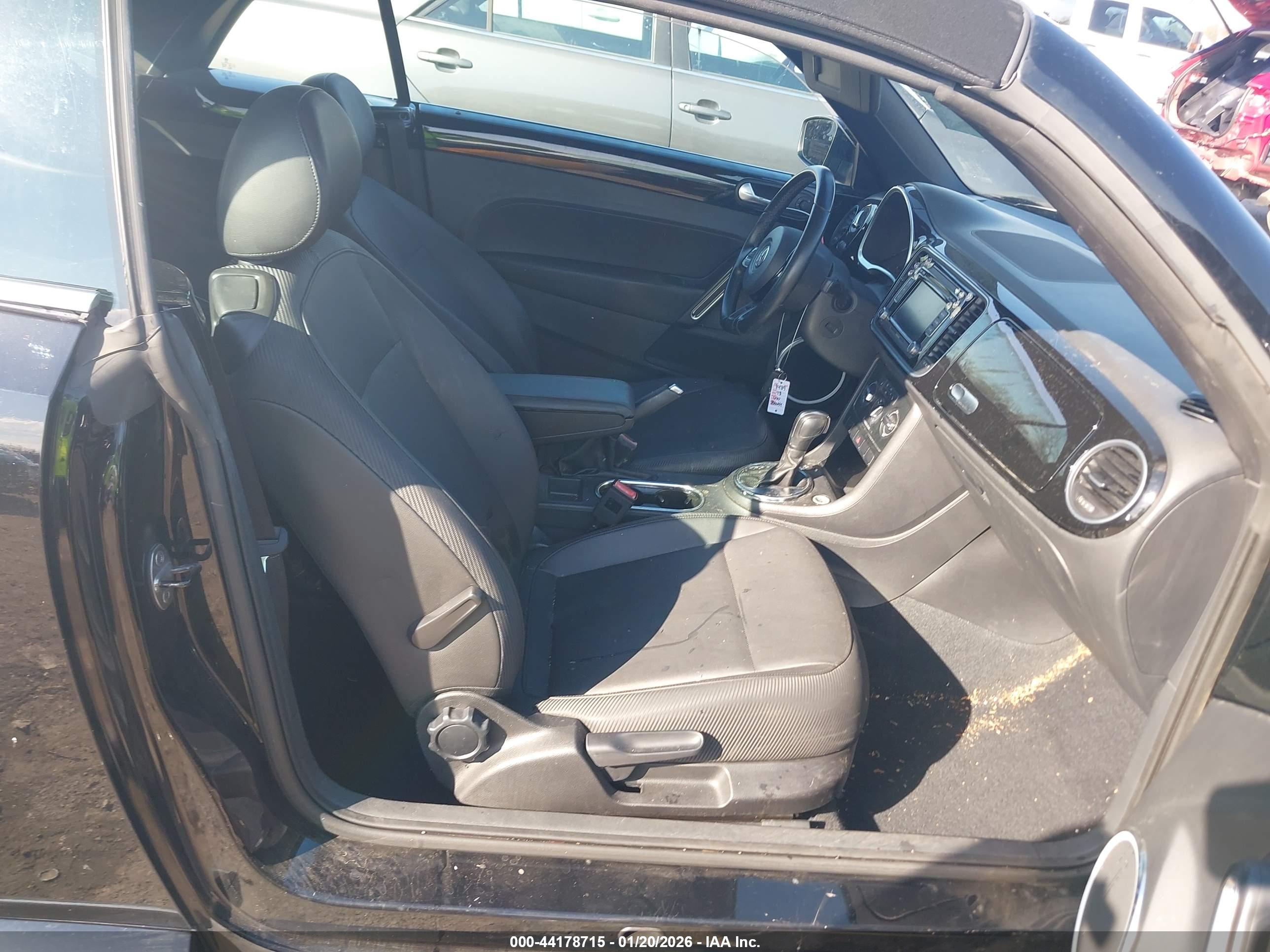 VOLKSWAGEN BEETLE image 5