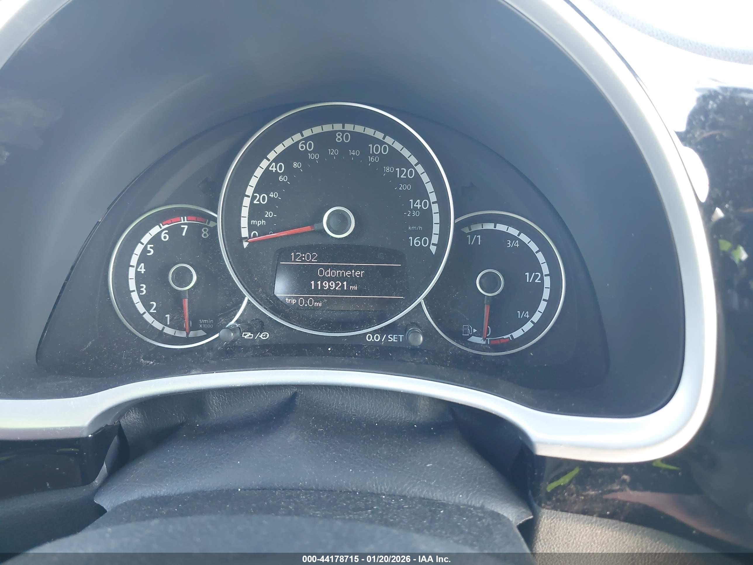 VOLKSWAGEN BEETLE image 7
