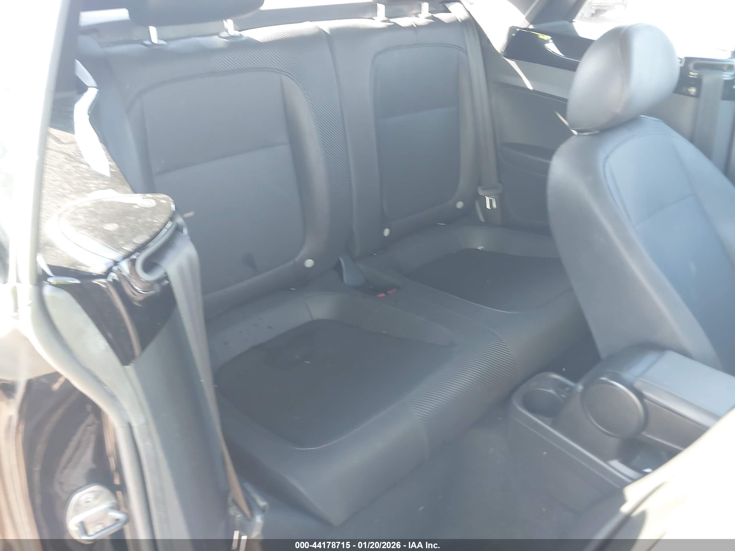 VOLKSWAGEN BEETLE image 8
