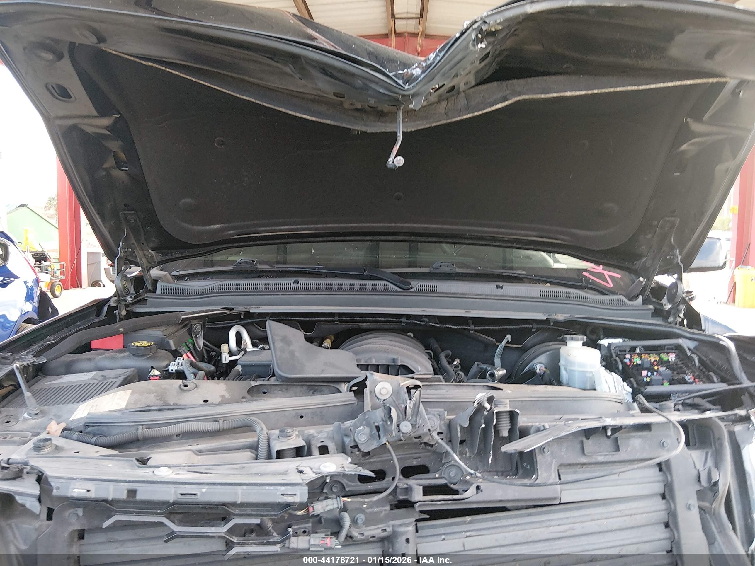 CHEVROLET TAHOE image 10