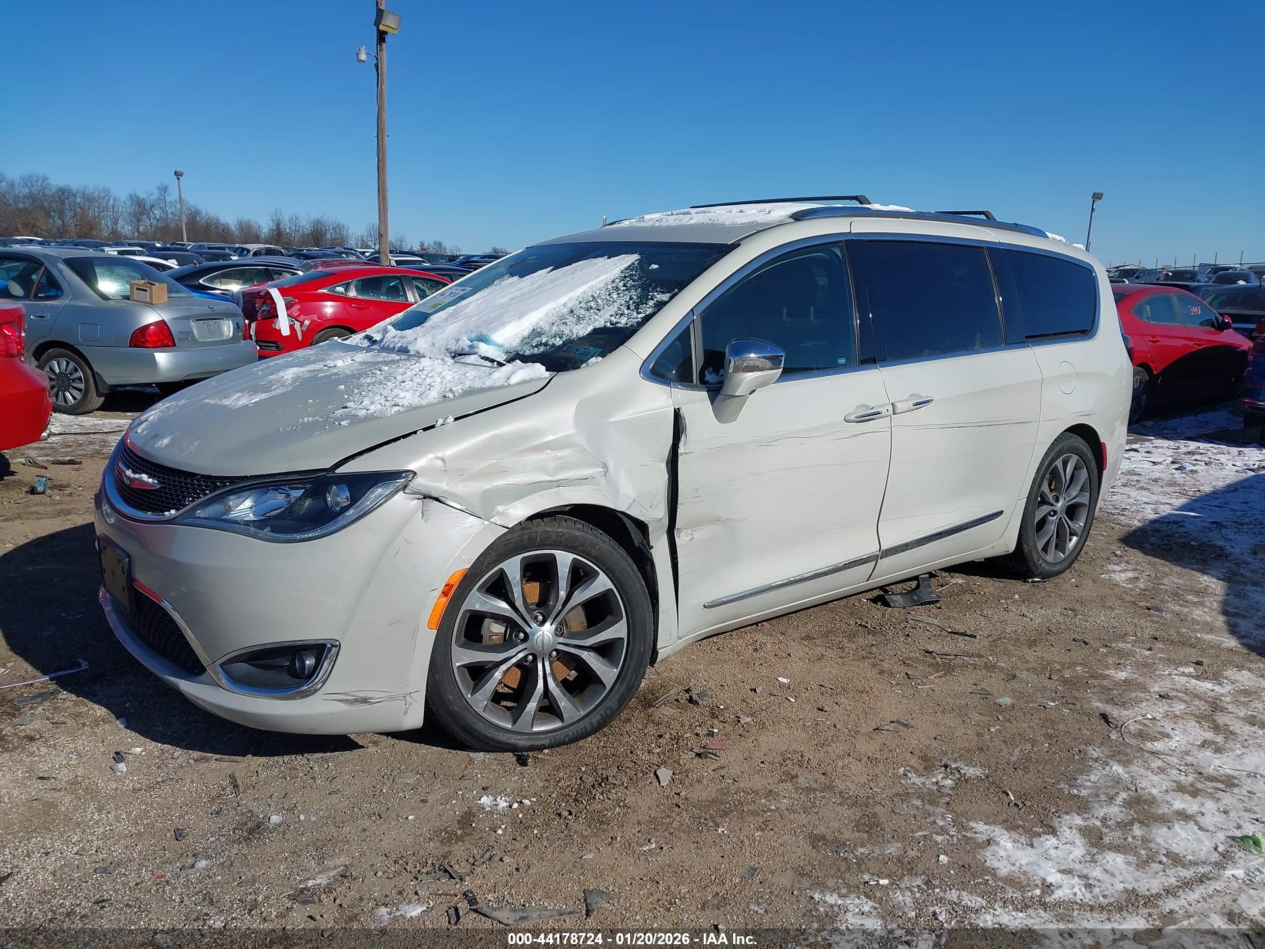 CHRYSLER PACIFICA image 6