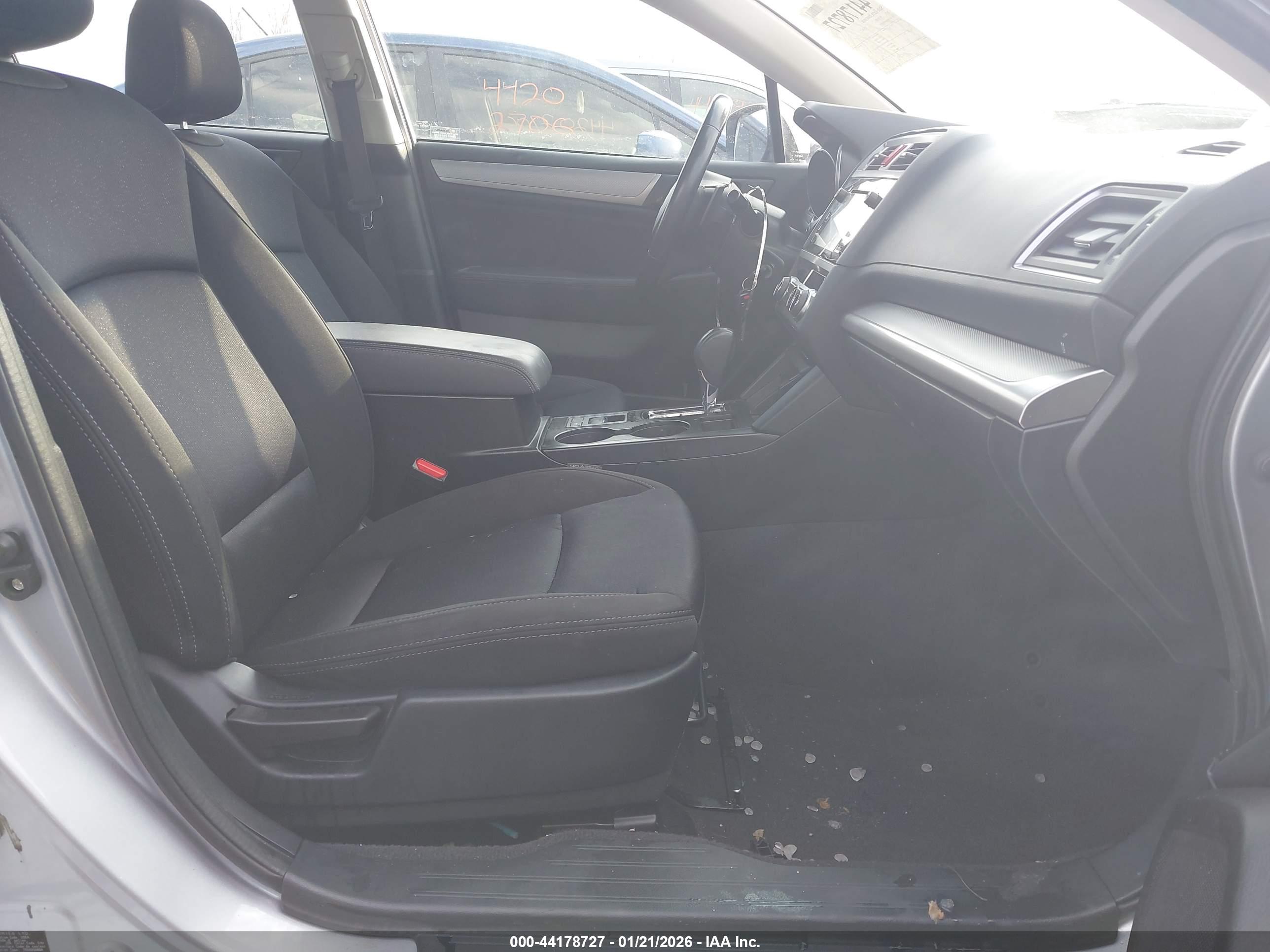 SUBARU LEGACY image 5