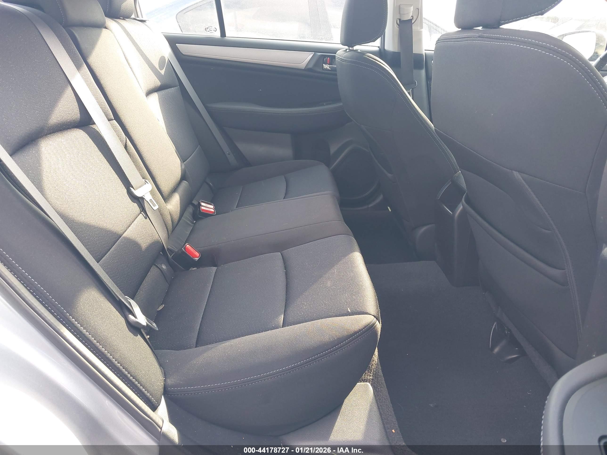 SUBARU LEGACY image 8