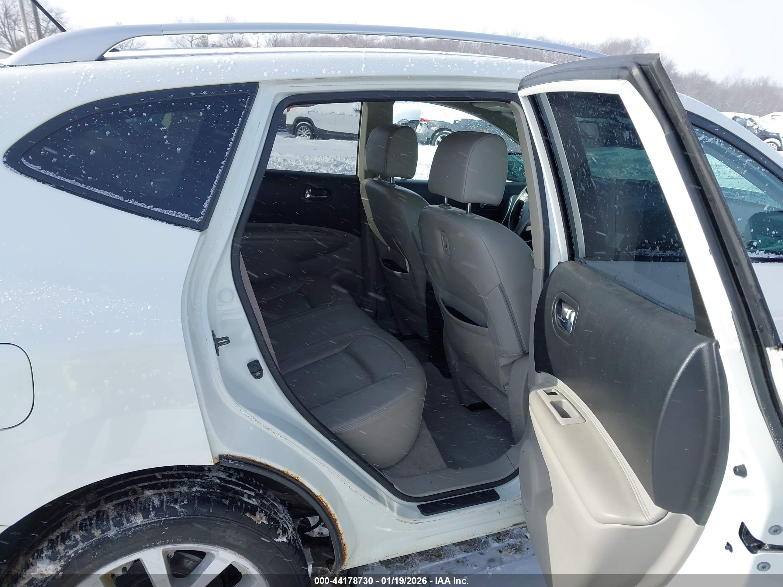 NISSAN ROGUE image 8