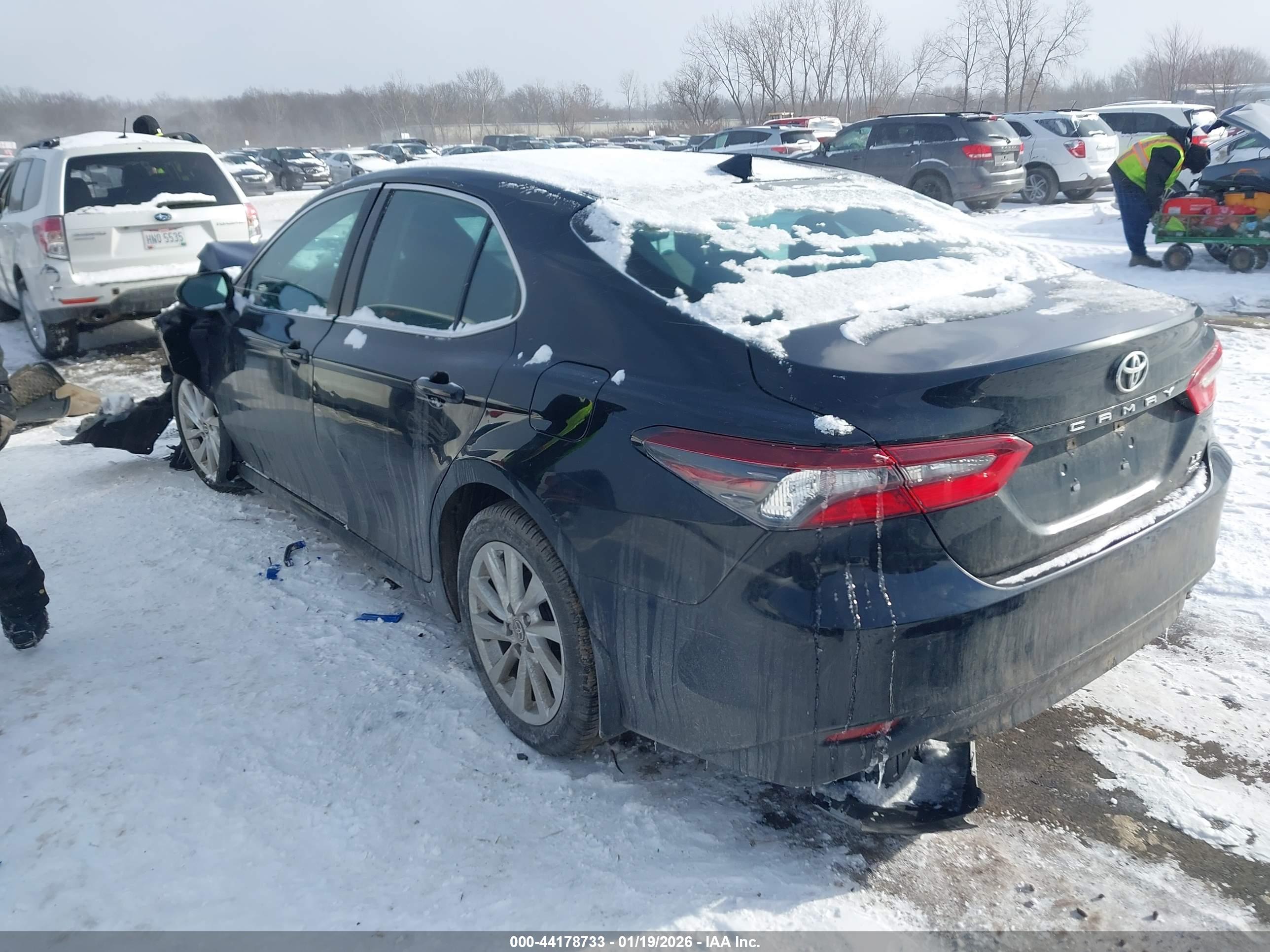TOYOTA CAMRY image 3