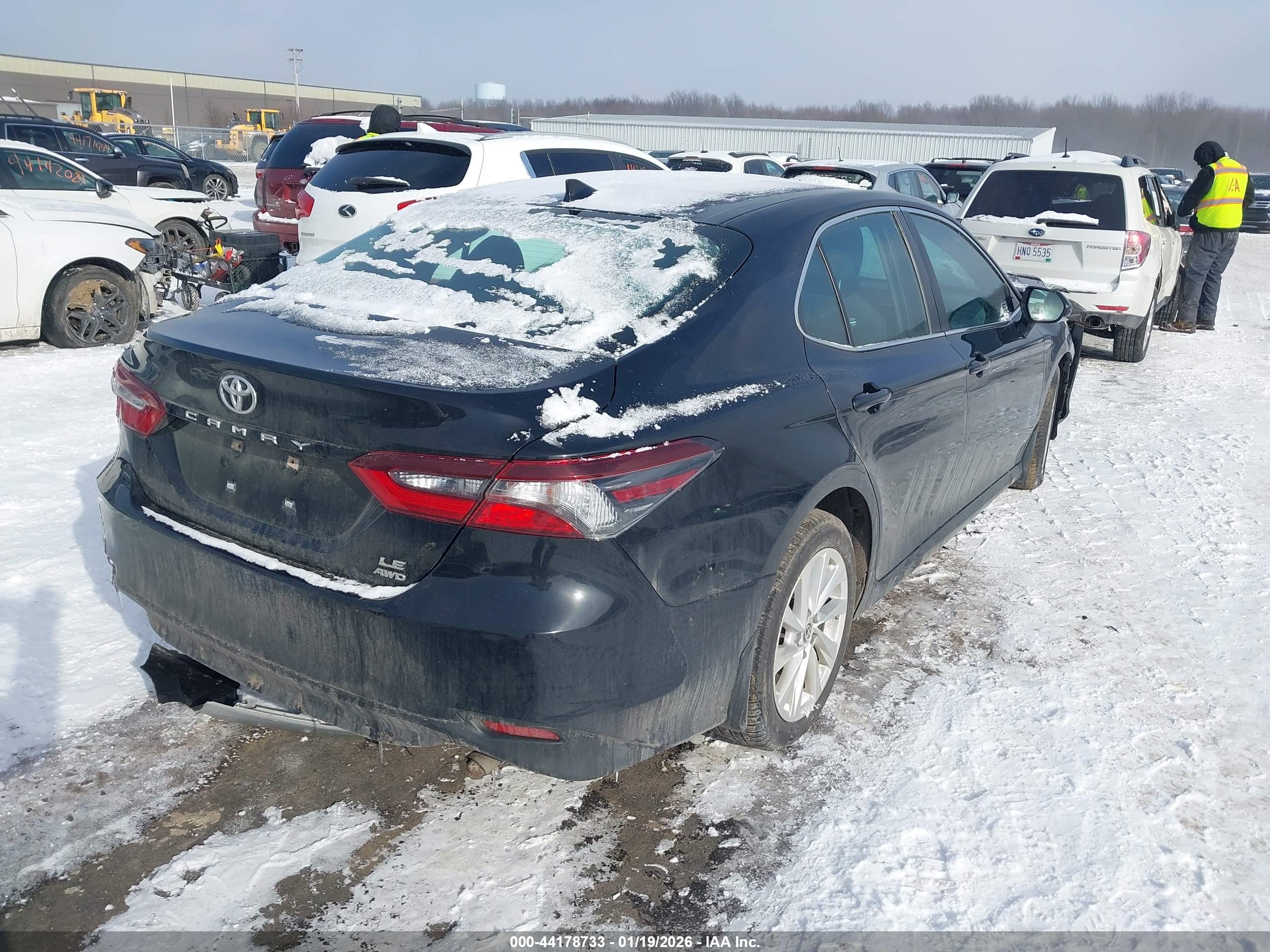 TOYOTA CAMRY image 4