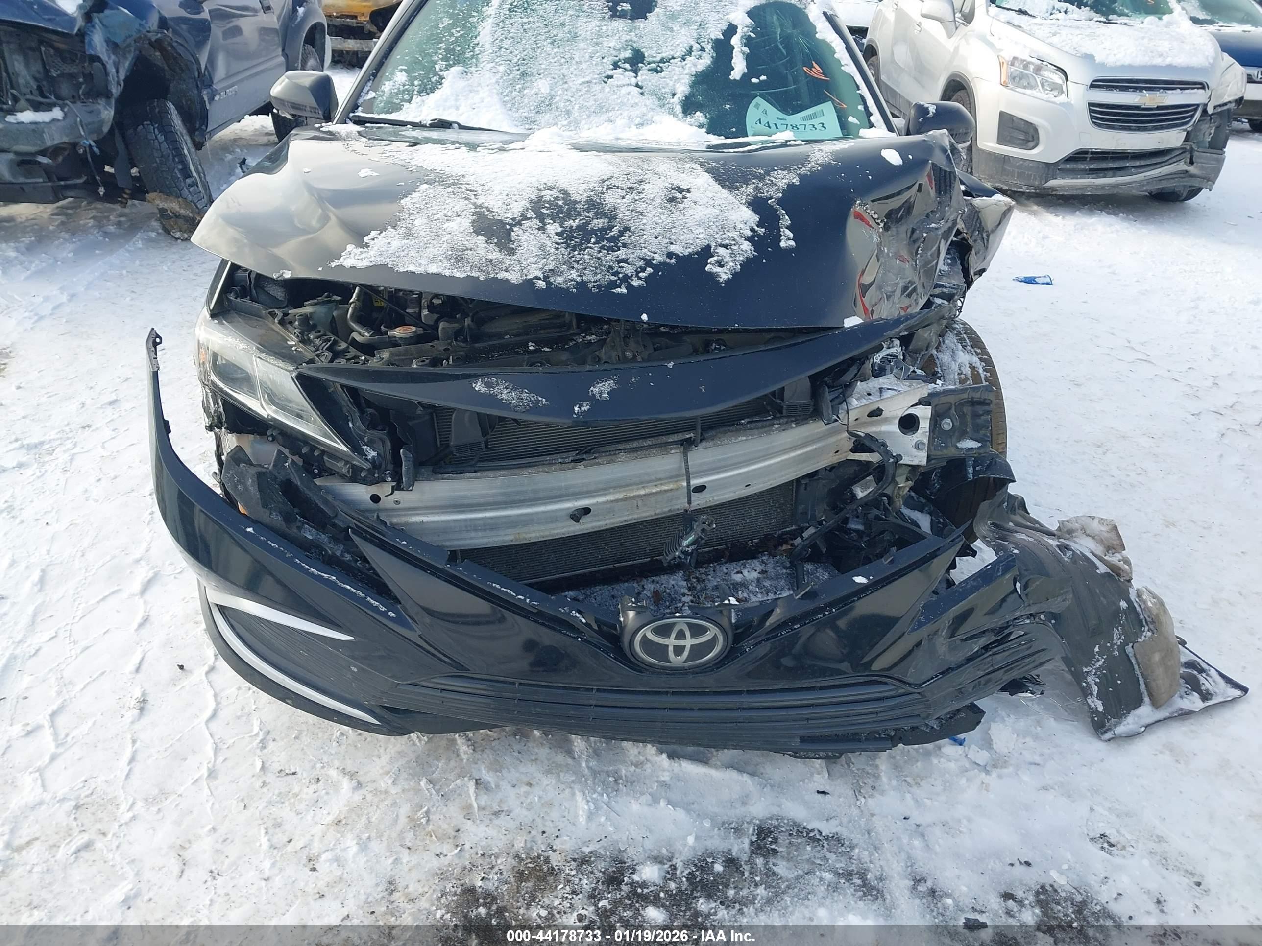 TOYOTA CAMRY image 6