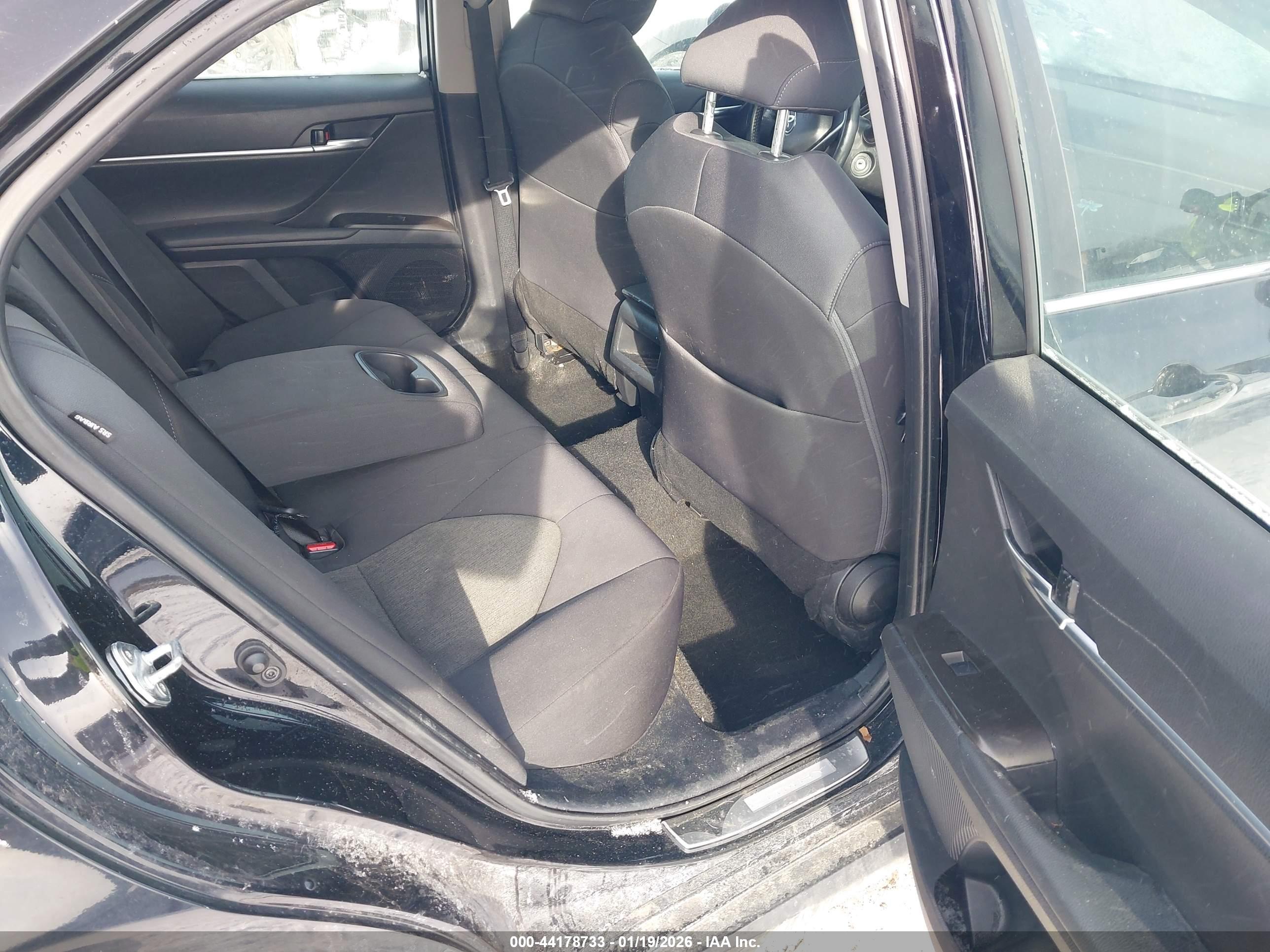 TOYOTA CAMRY image 8