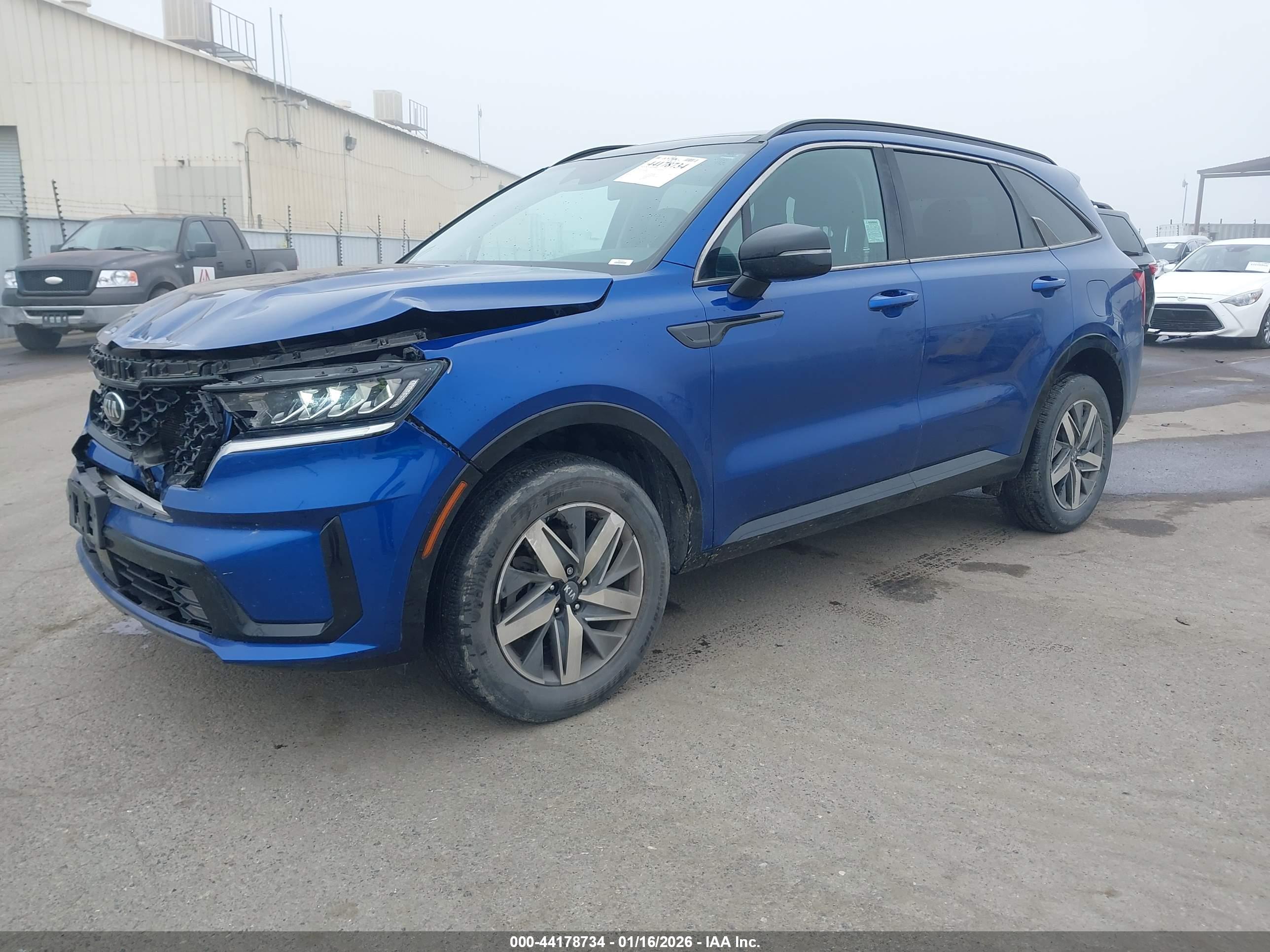 KIA SORENTO image 2