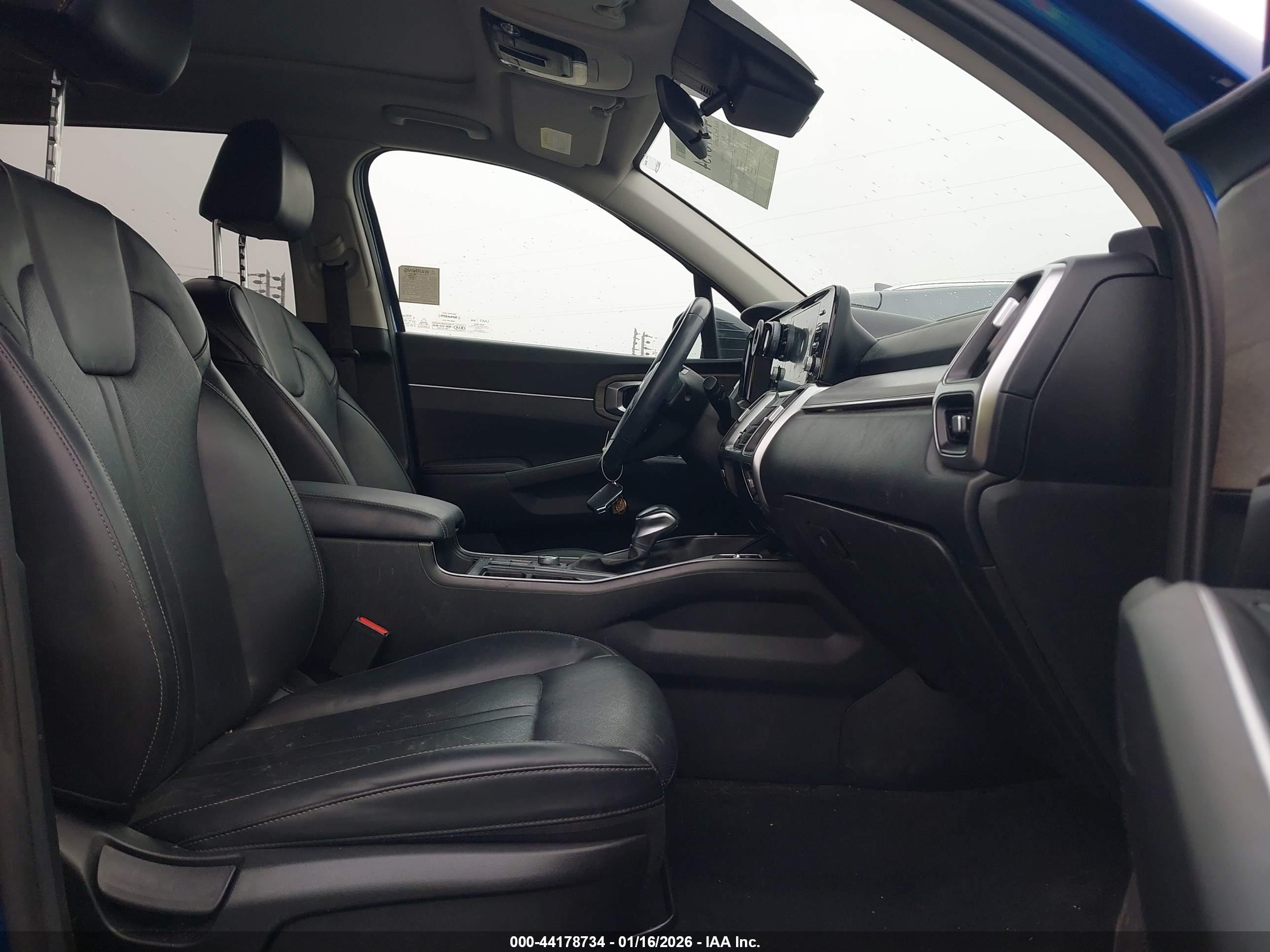 KIA SORENTO image 5