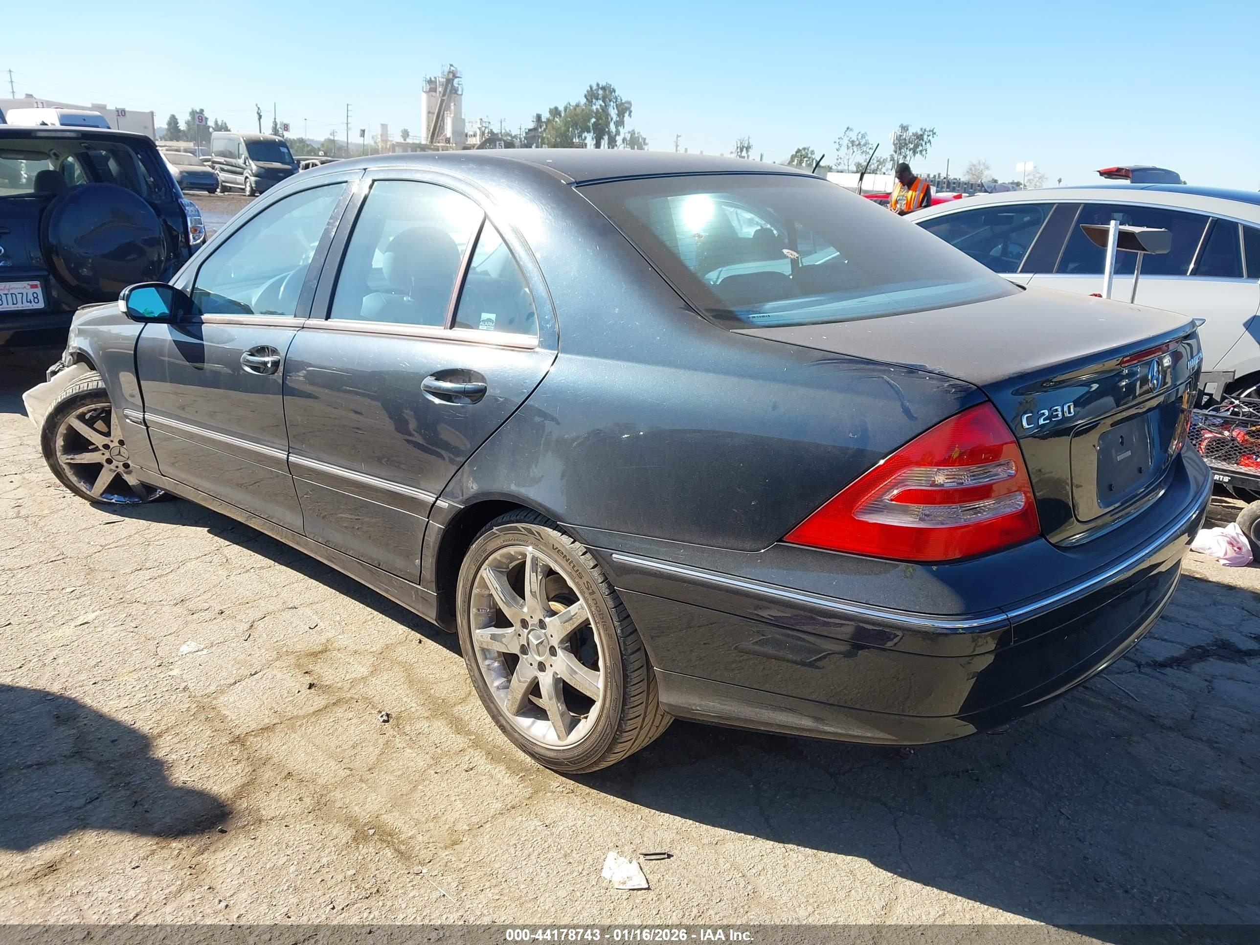 MERCEDES-BENZ C image 3