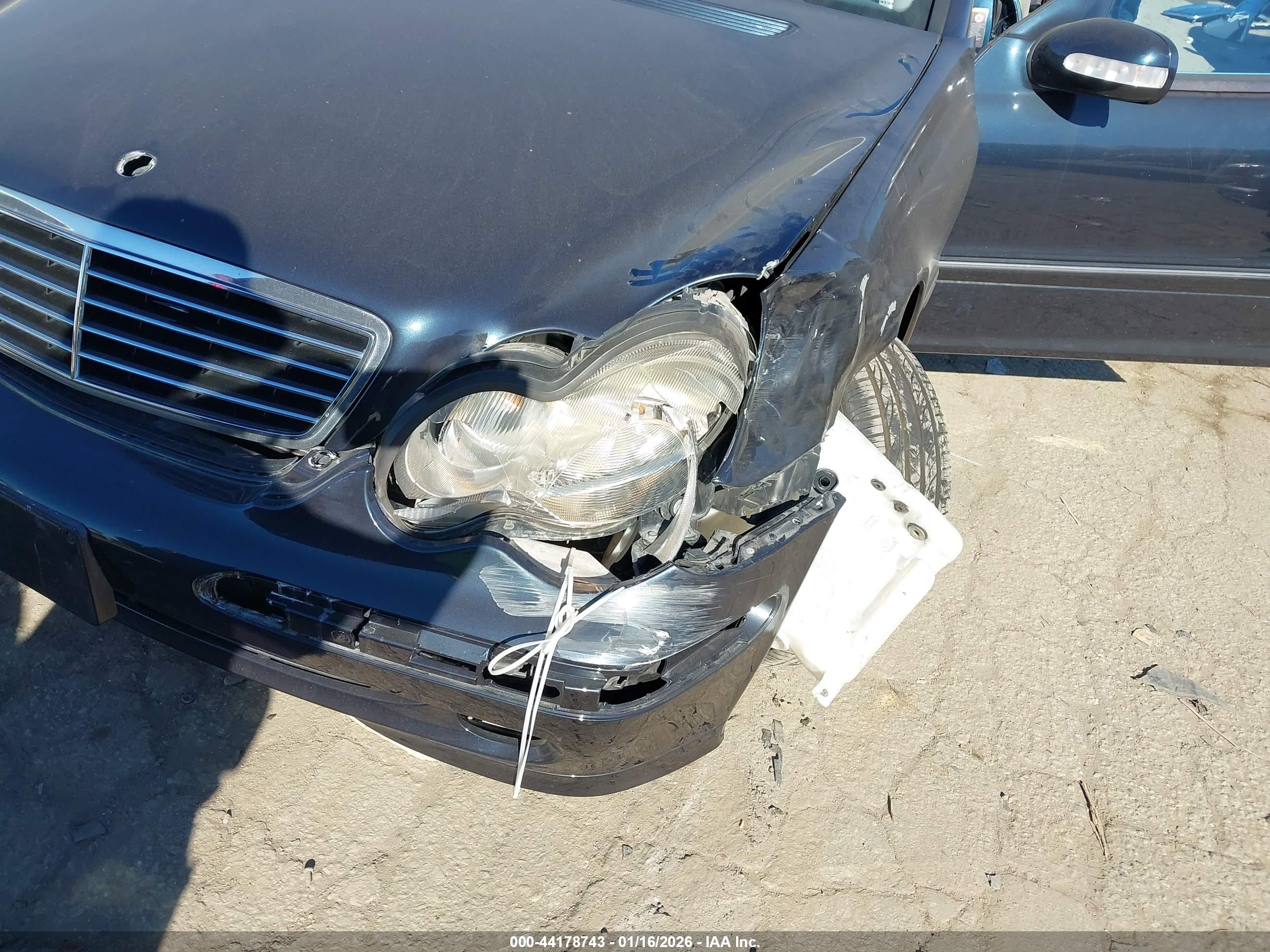 MERCEDES-BENZ C image 6