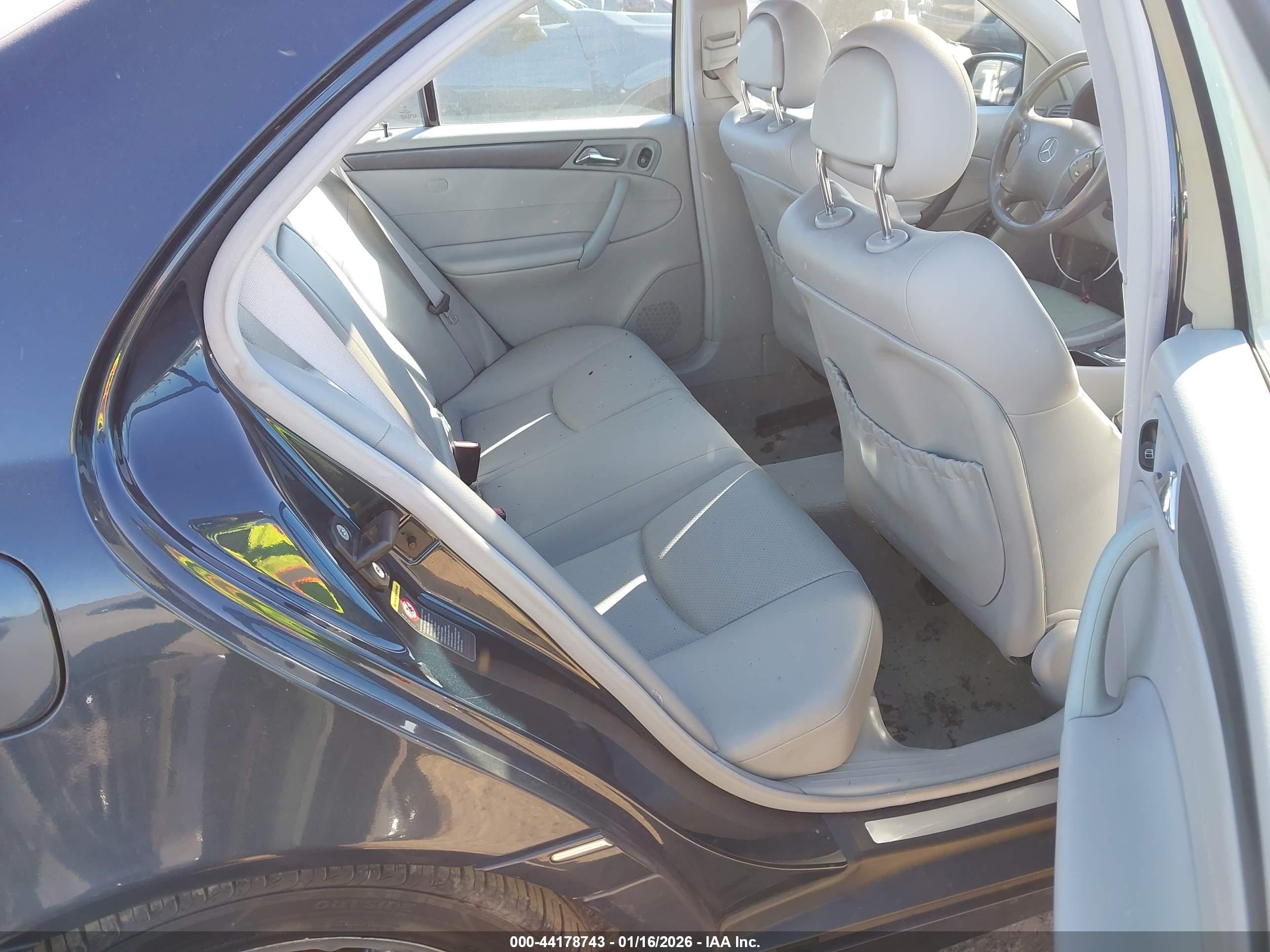 MERCEDES-BENZ C image 8