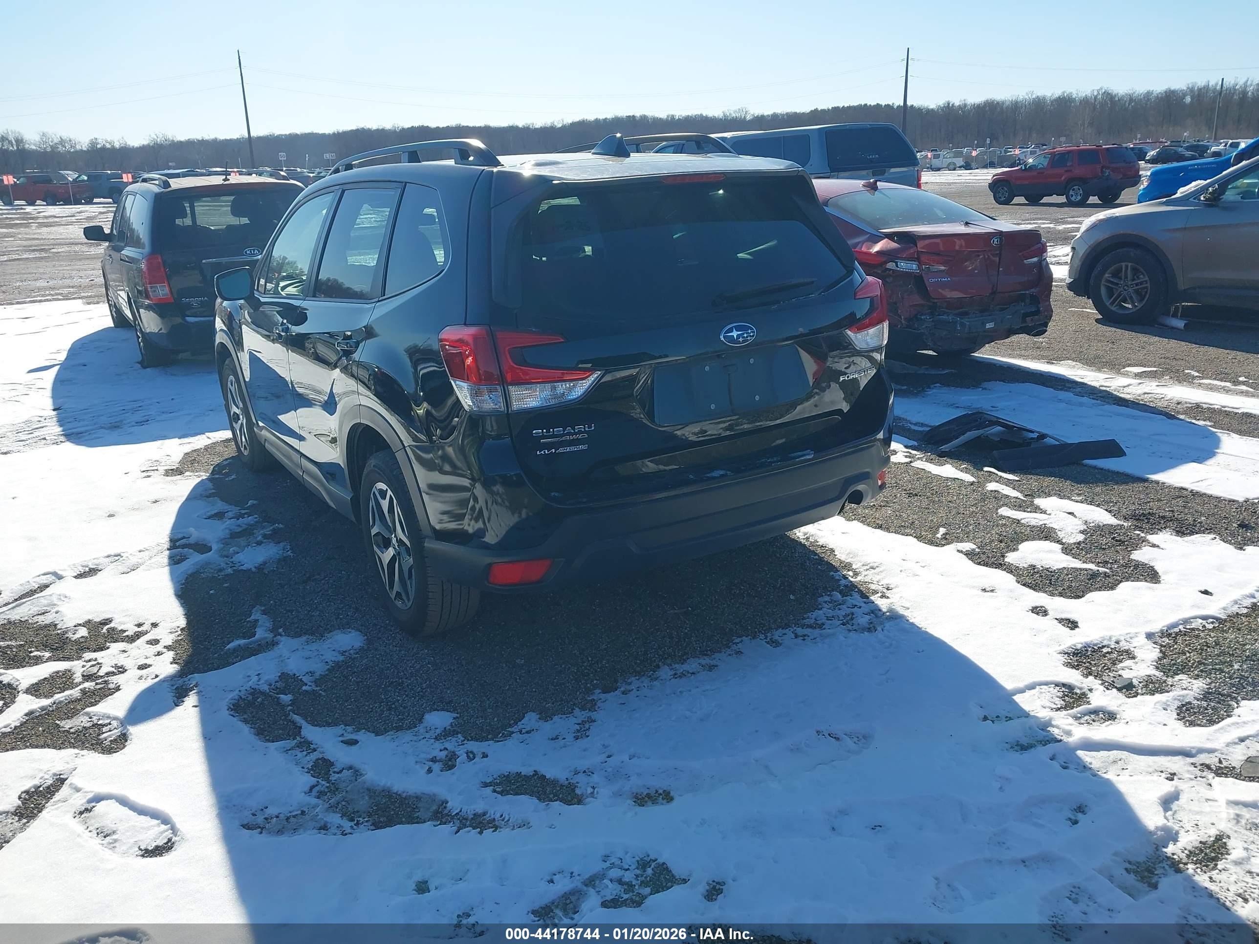 SUBARU FORESTER image 3