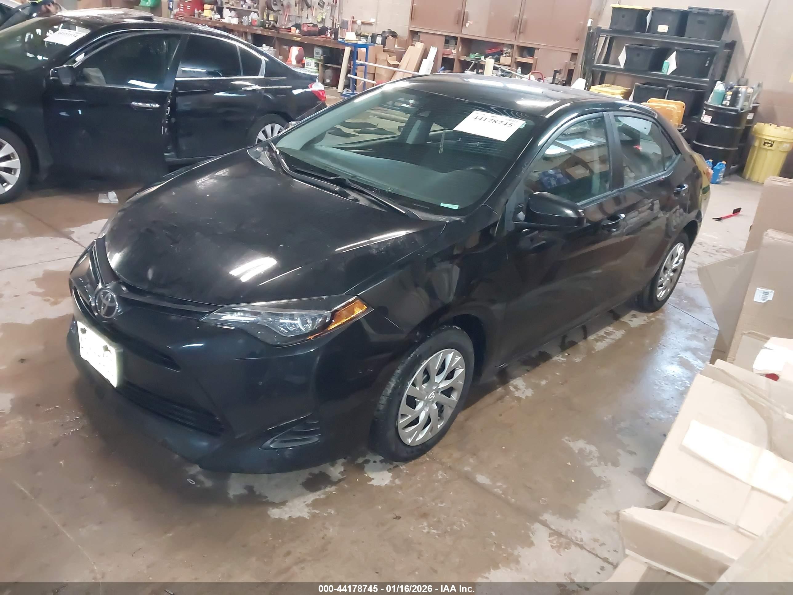 TOYOTA COROLLA image 2
