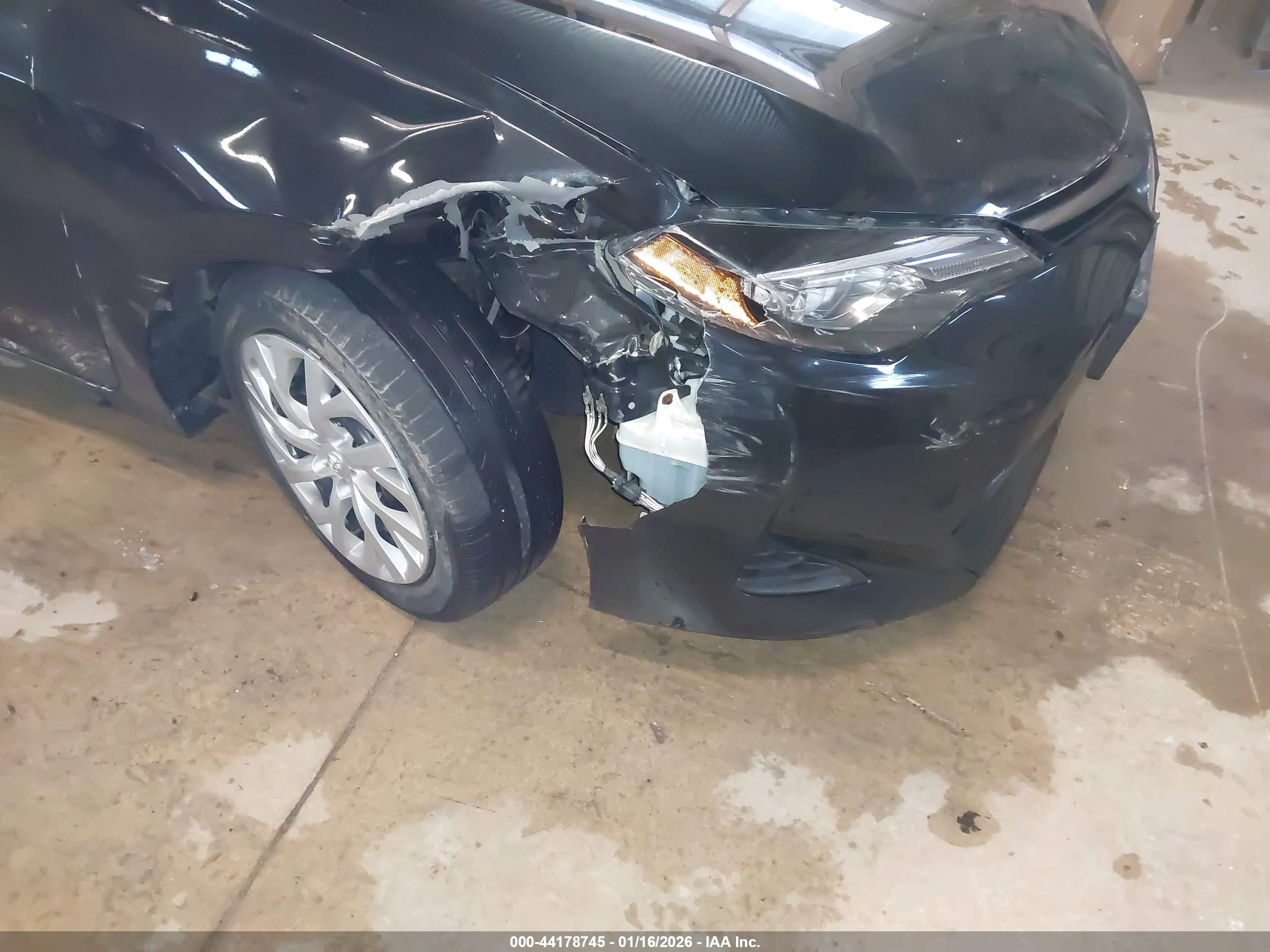 TOYOTA COROLLA image 6