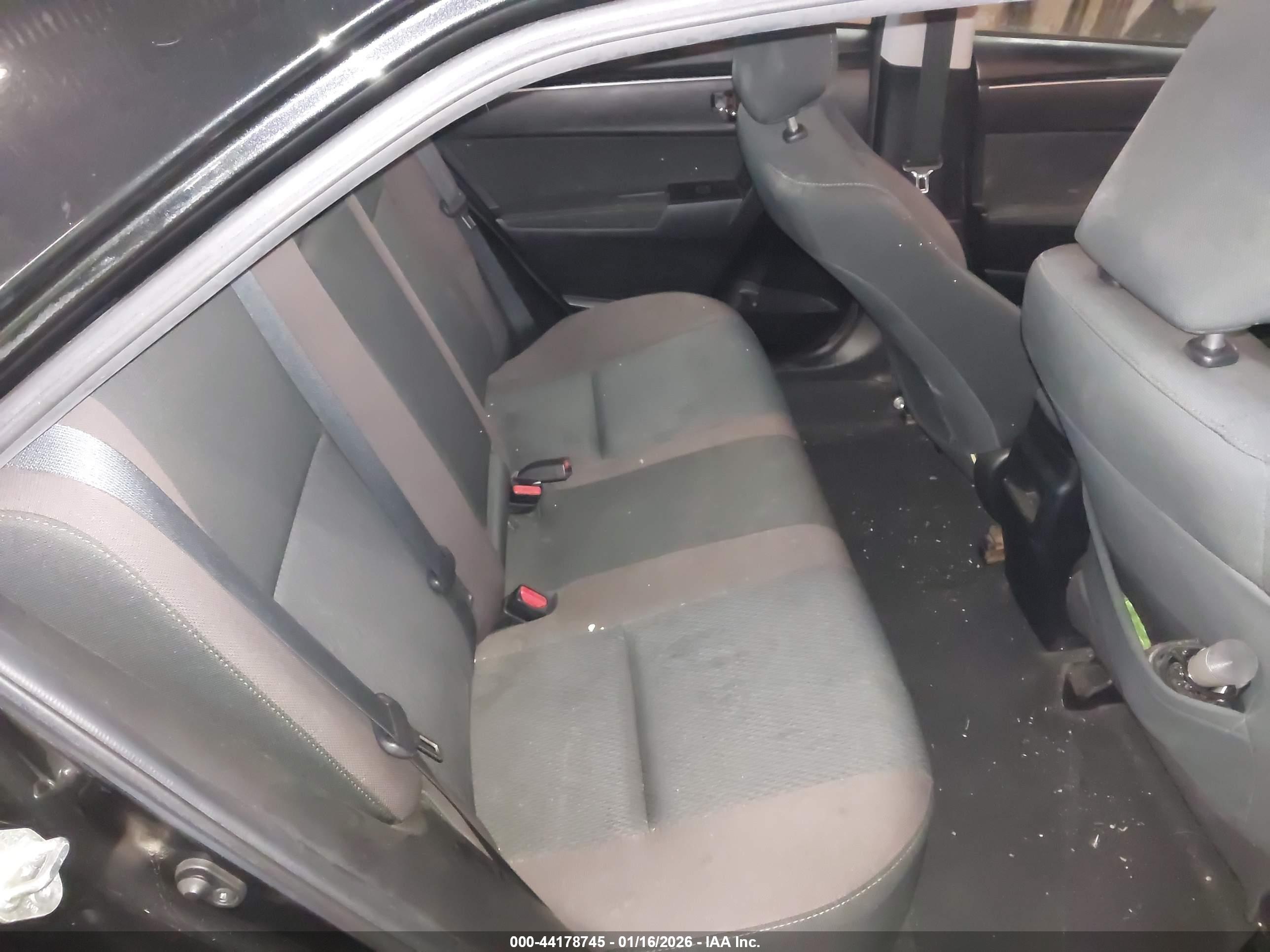 TOYOTA COROLLA image 8