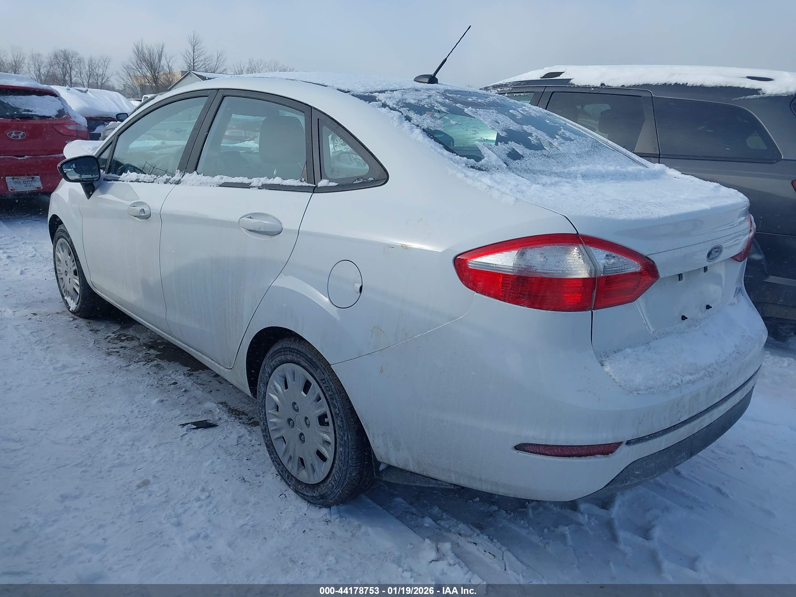 FORD FIESTA image 3