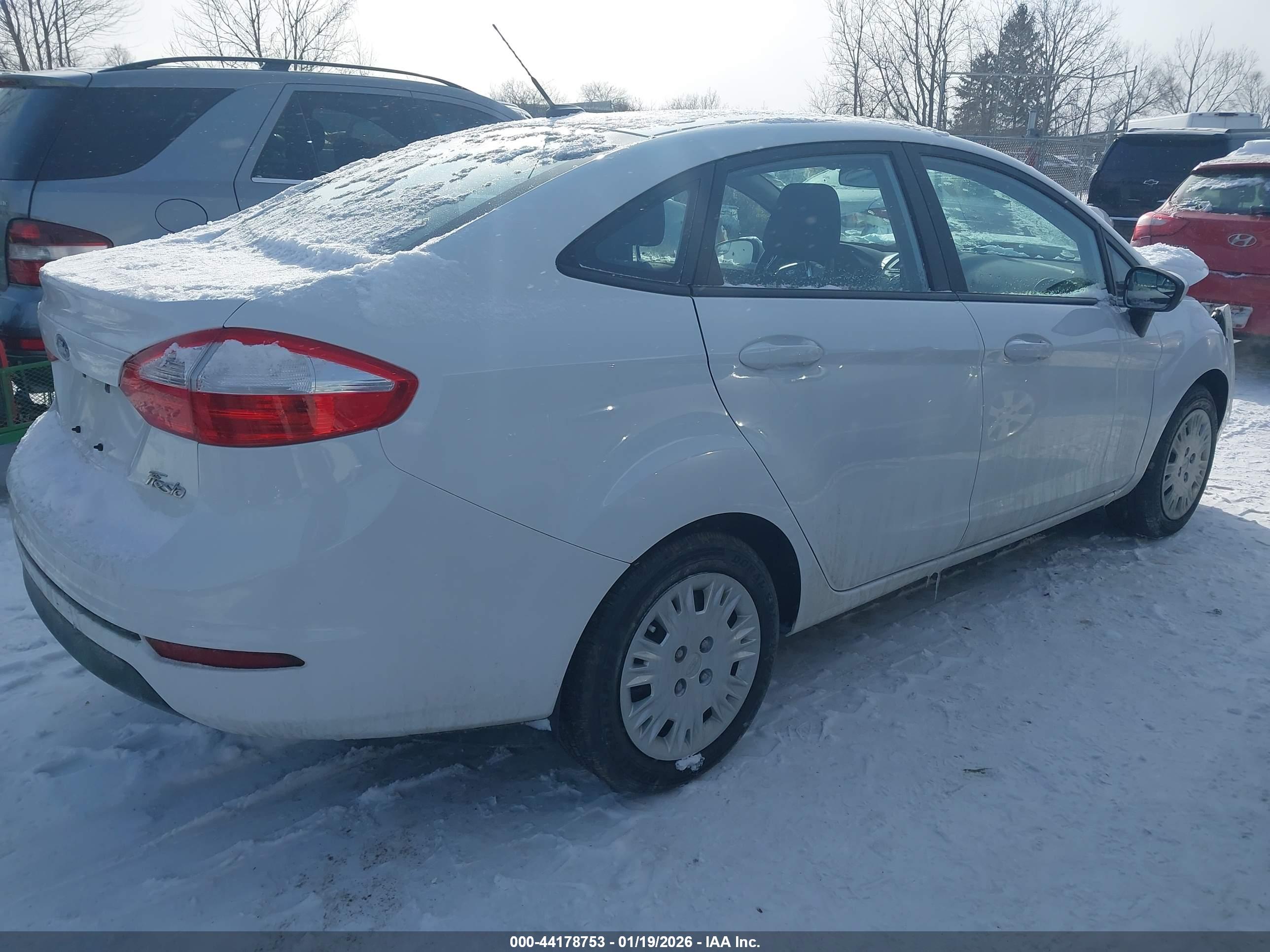 FORD FIESTA image 4