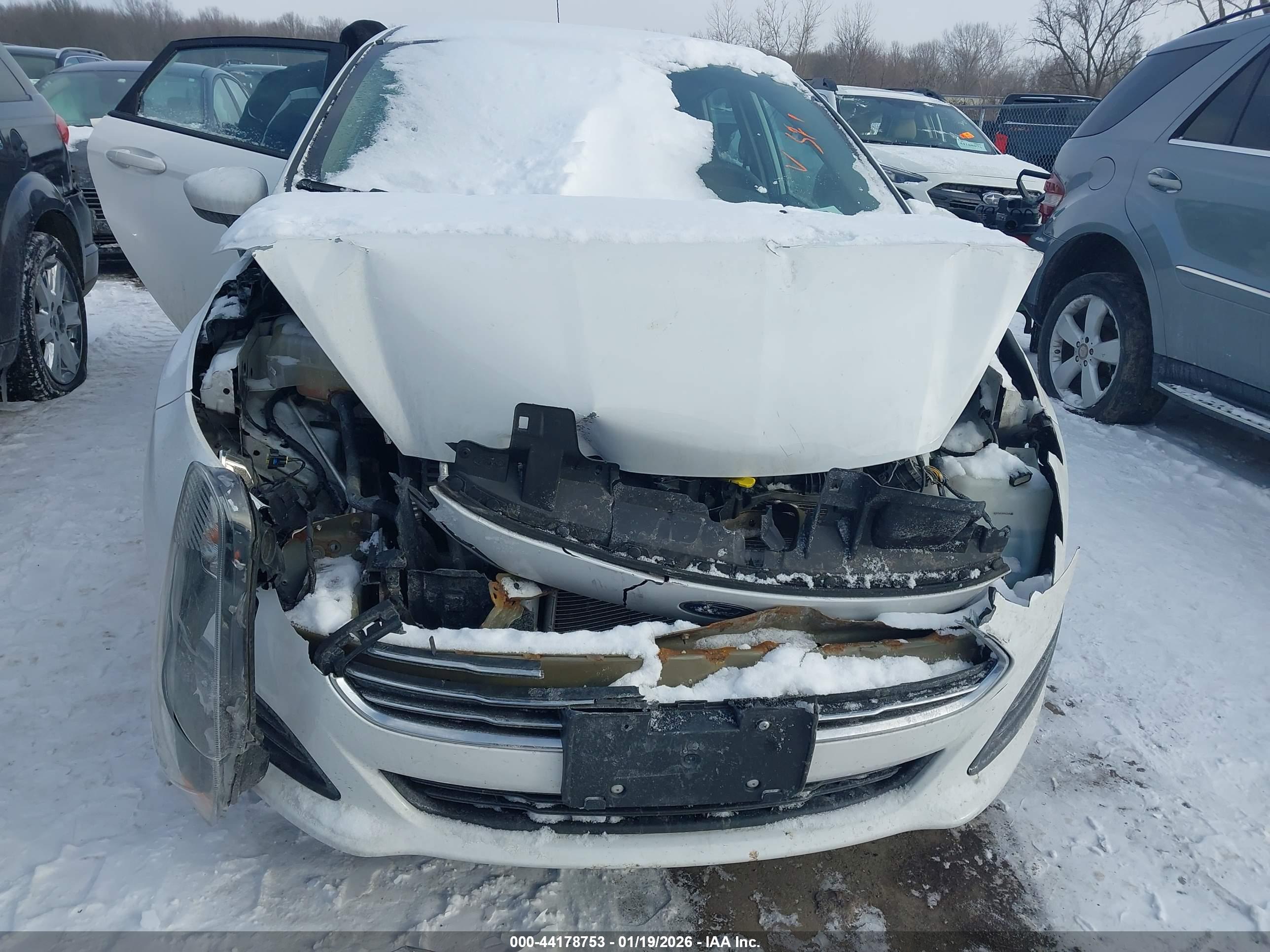 FORD FIESTA image 6