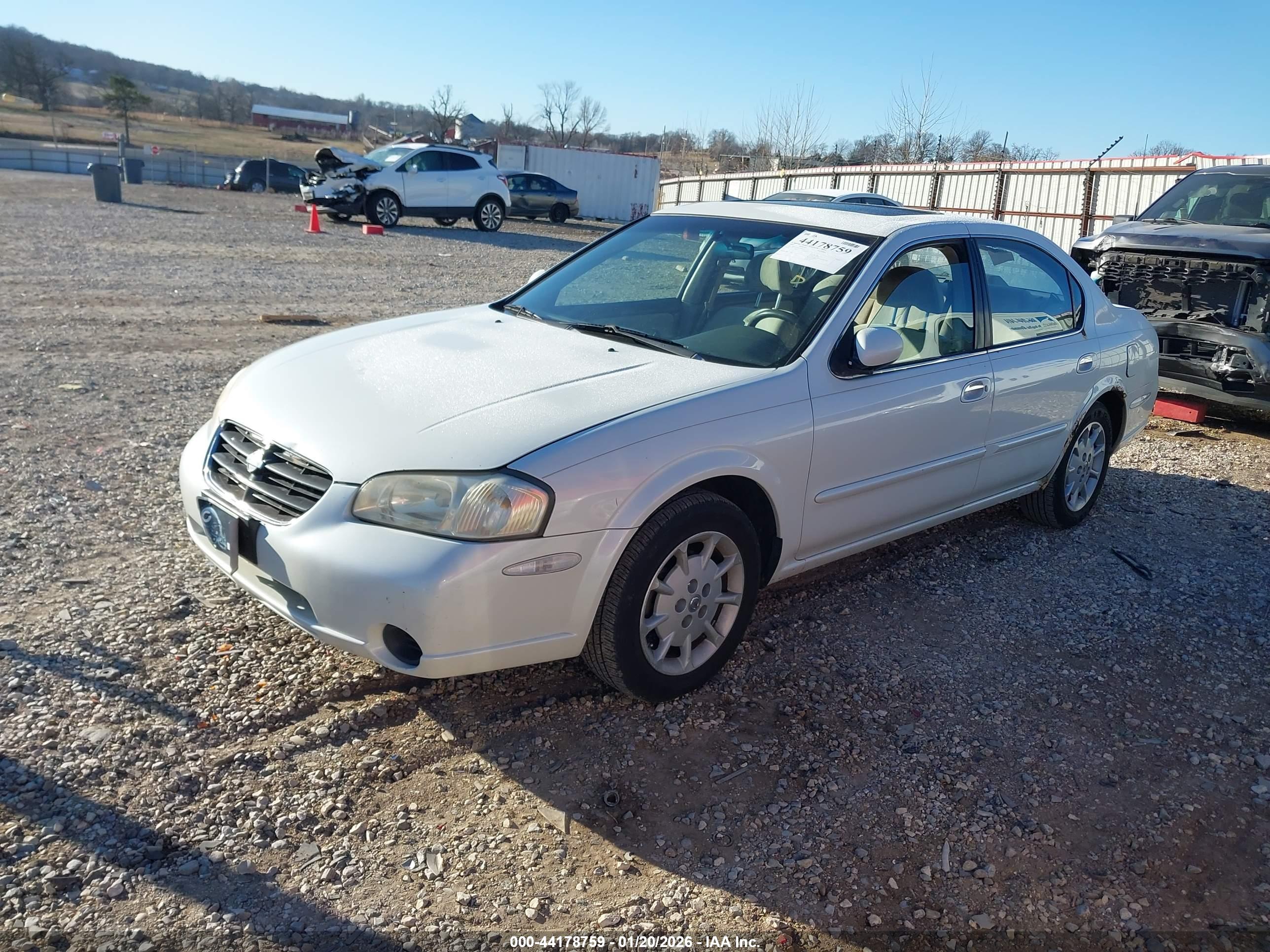 NISSAN MAXIMA image 2