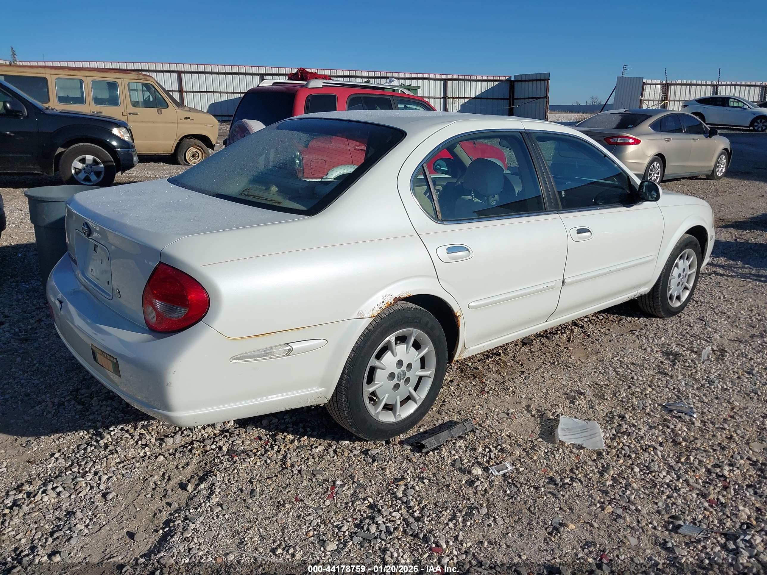 NISSAN MAXIMA image 4