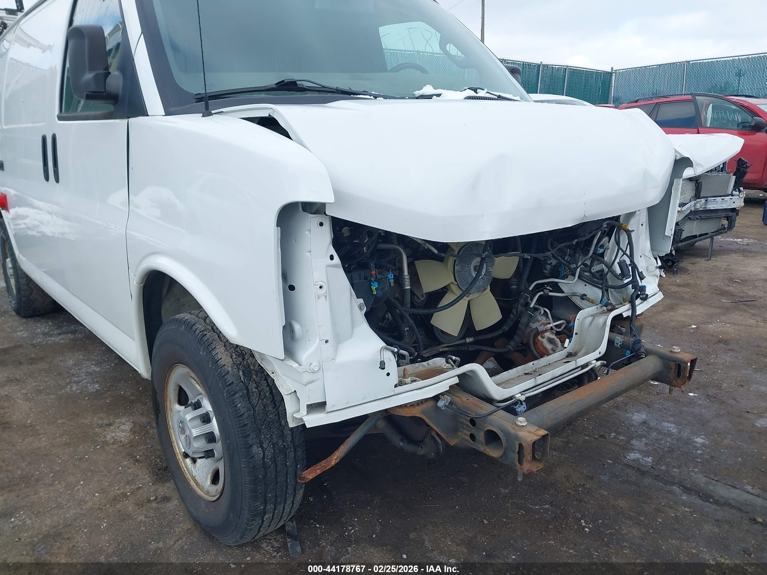 CHEVROLET EXPRESS image 6