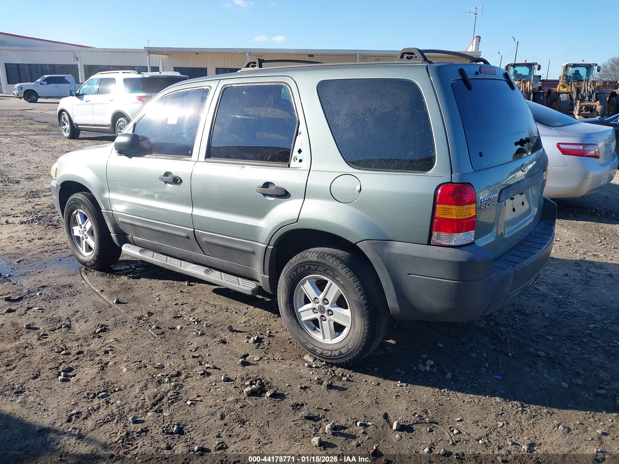 FORD ESCAPE image 3
