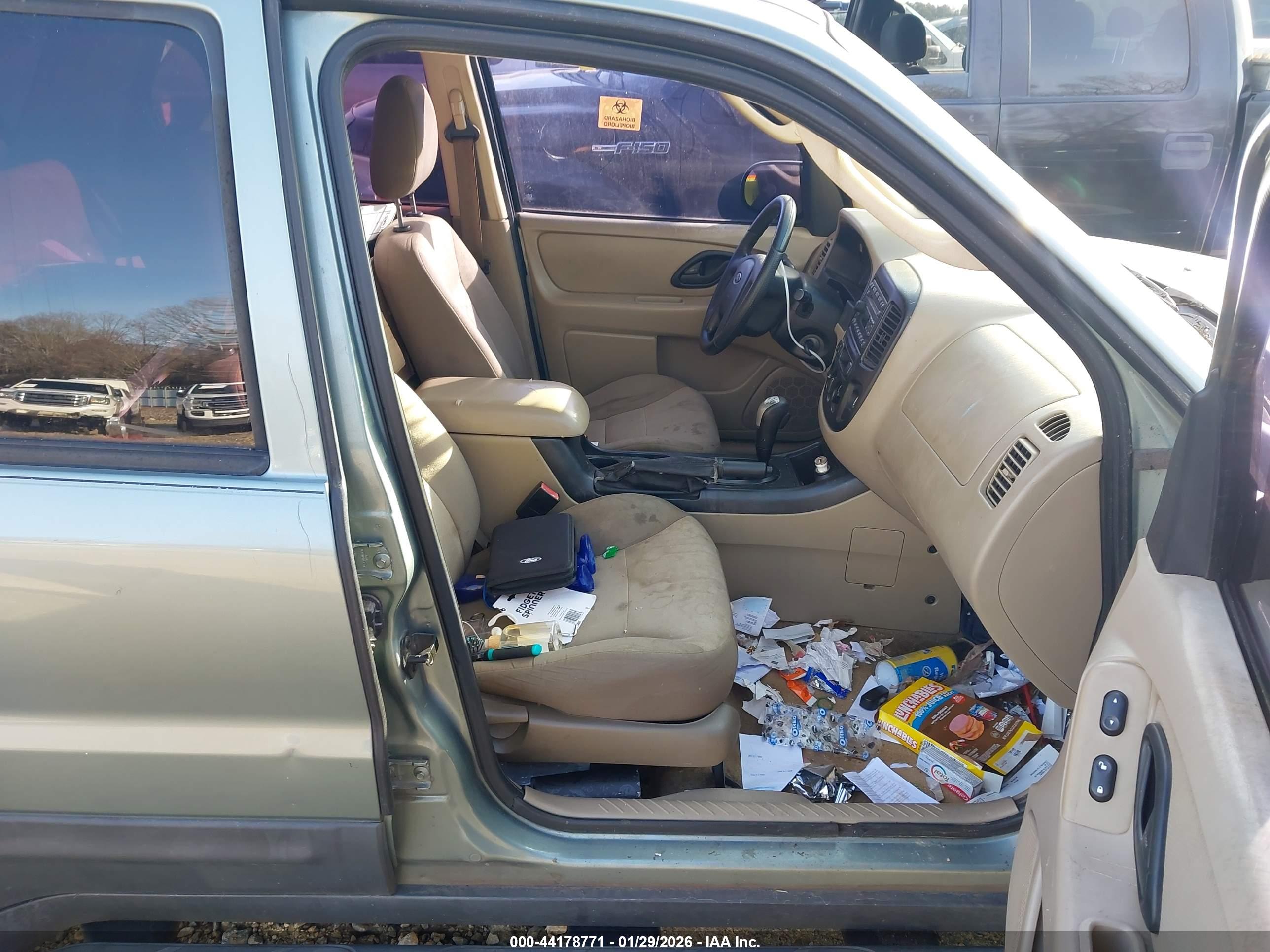 FORD ESCAPE image 5