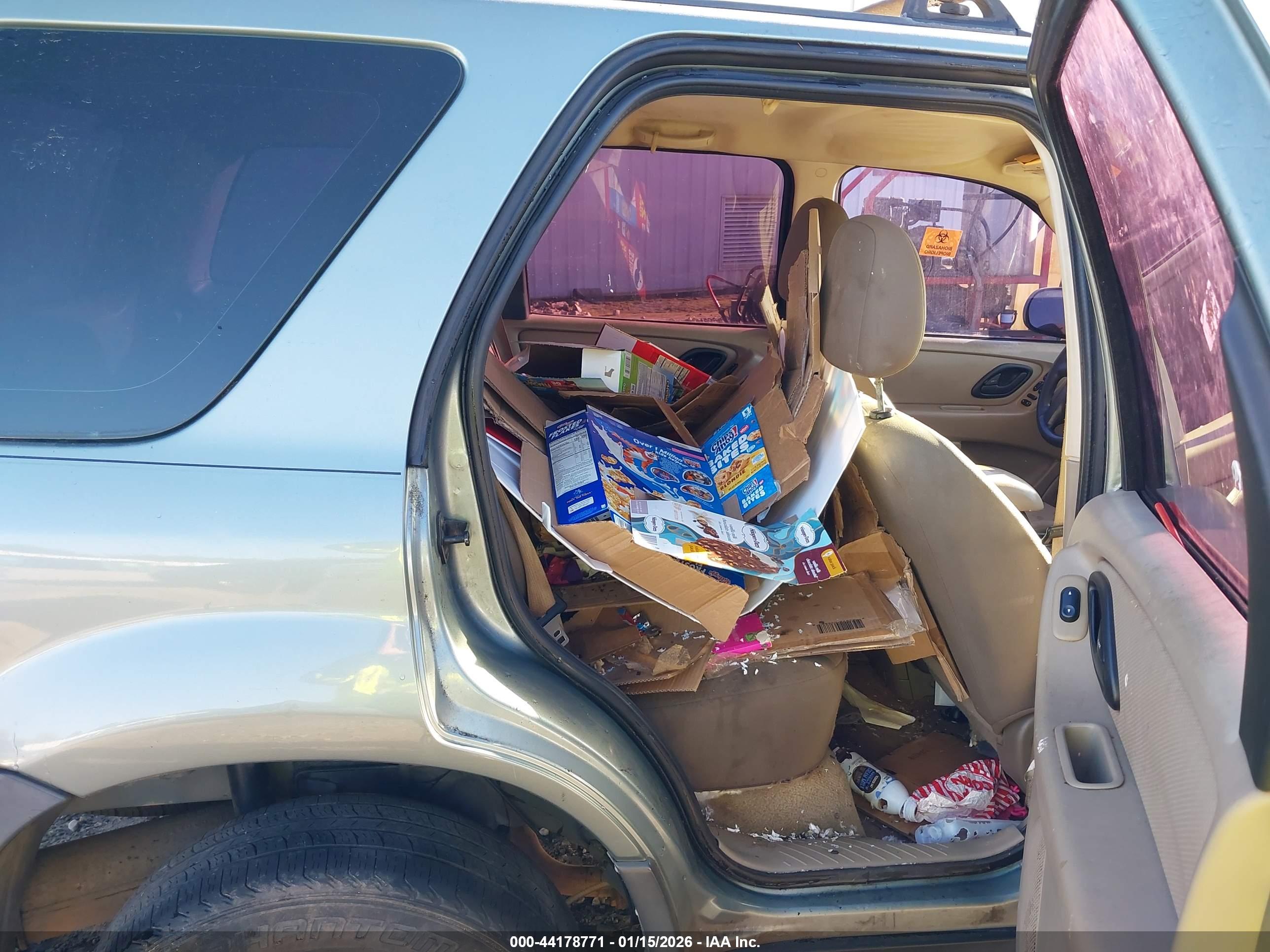 FORD ESCAPE image 8