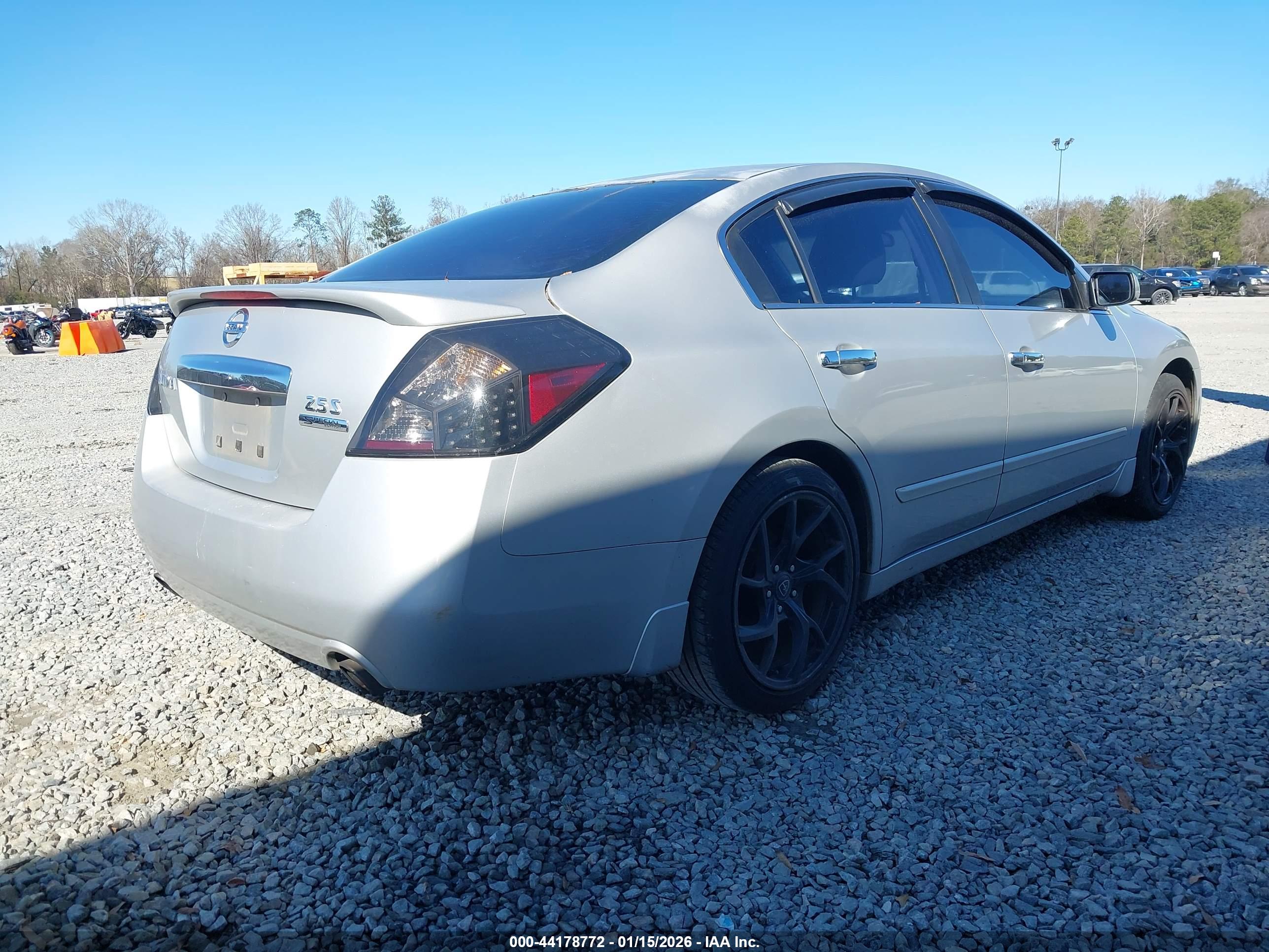 NISSAN ALTIMA image 4