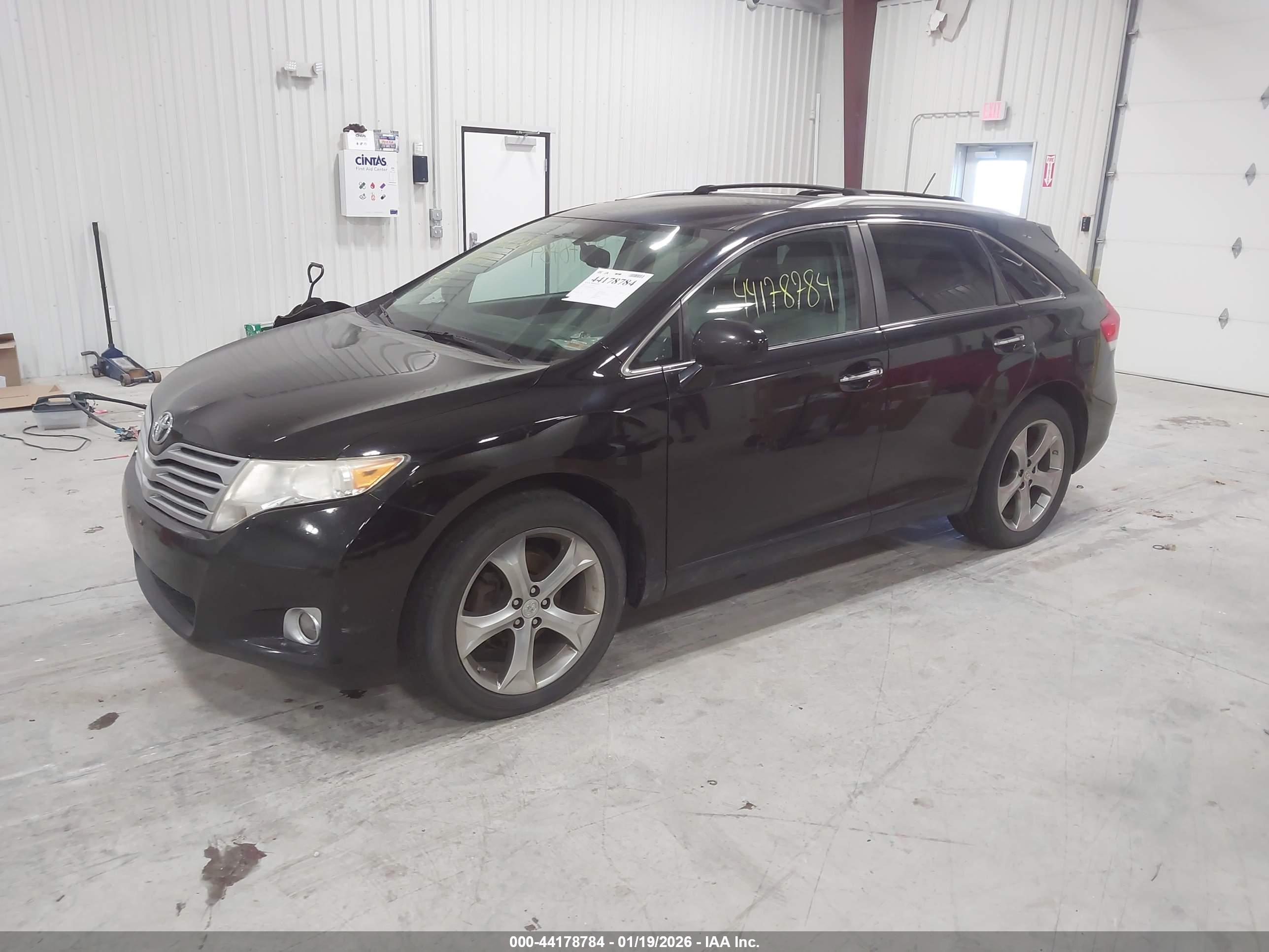 TOYOTA VENZA image 2