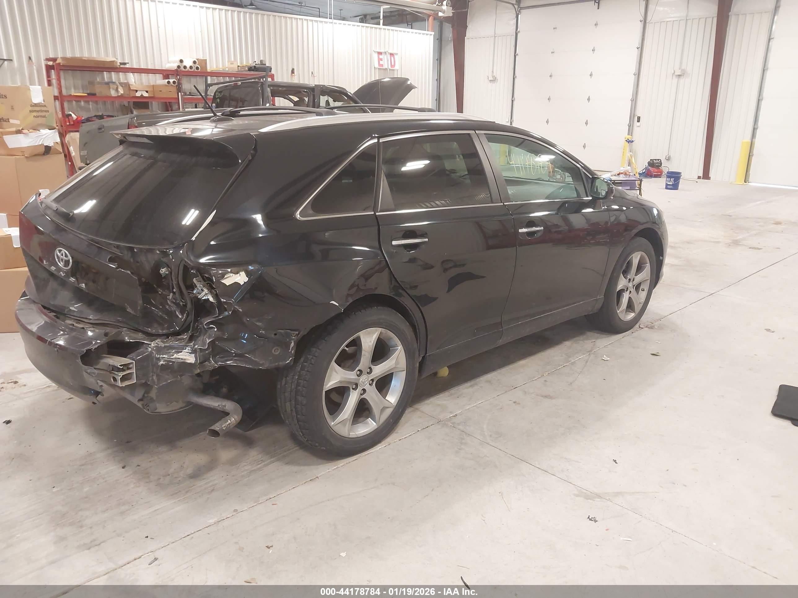 TOYOTA VENZA image 4