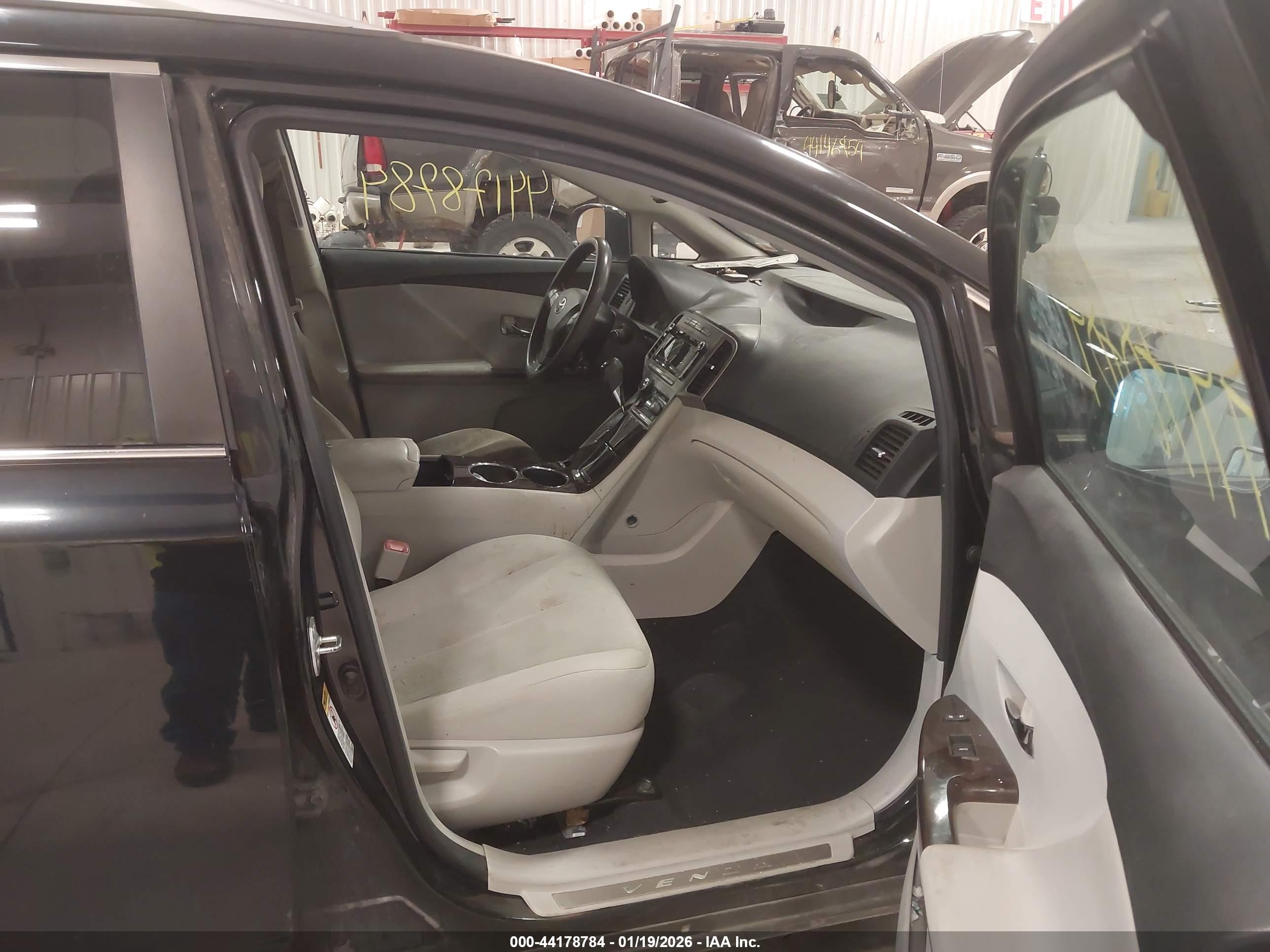 TOYOTA VENZA image 5