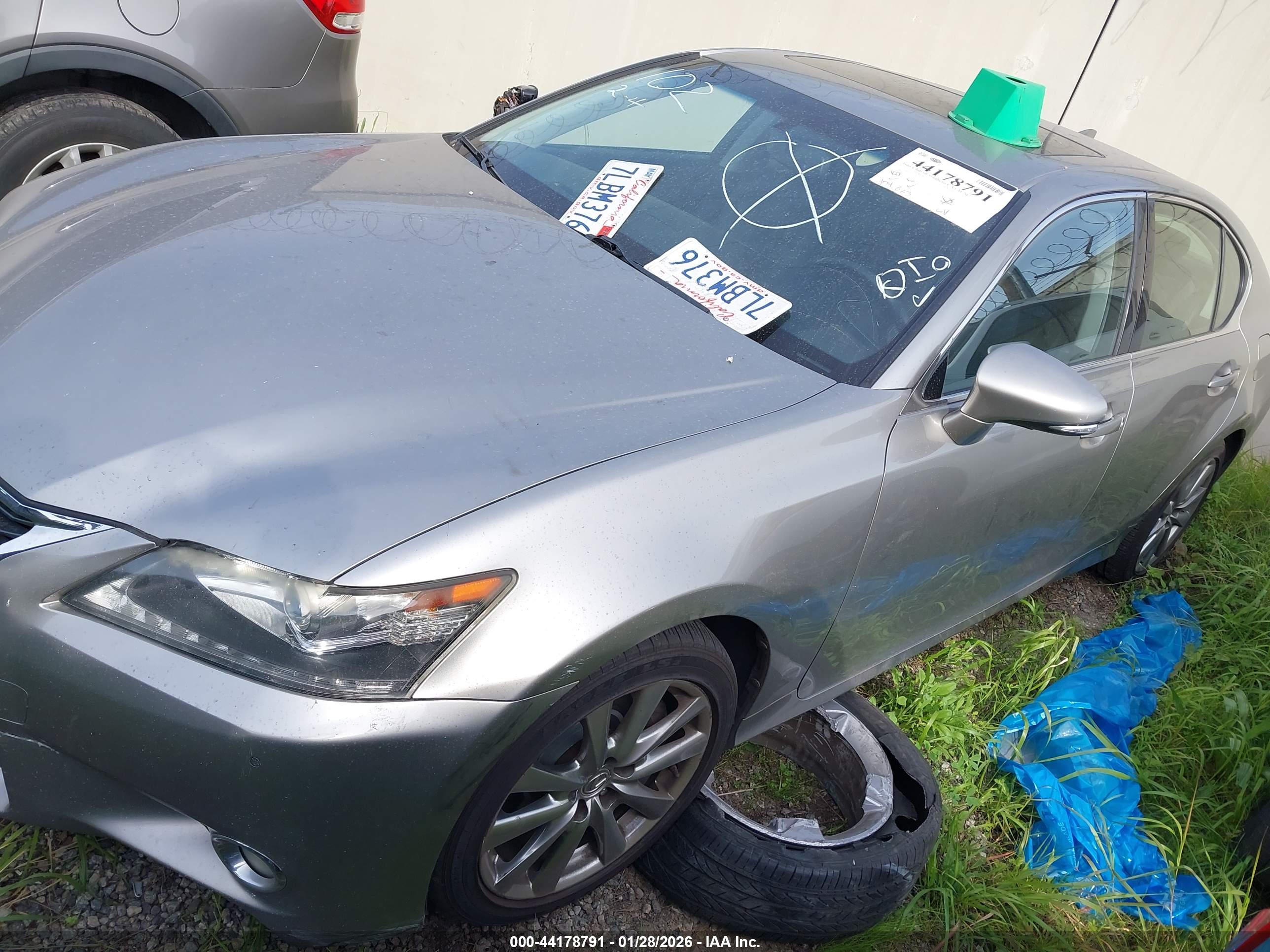 LEXUS GS image 2