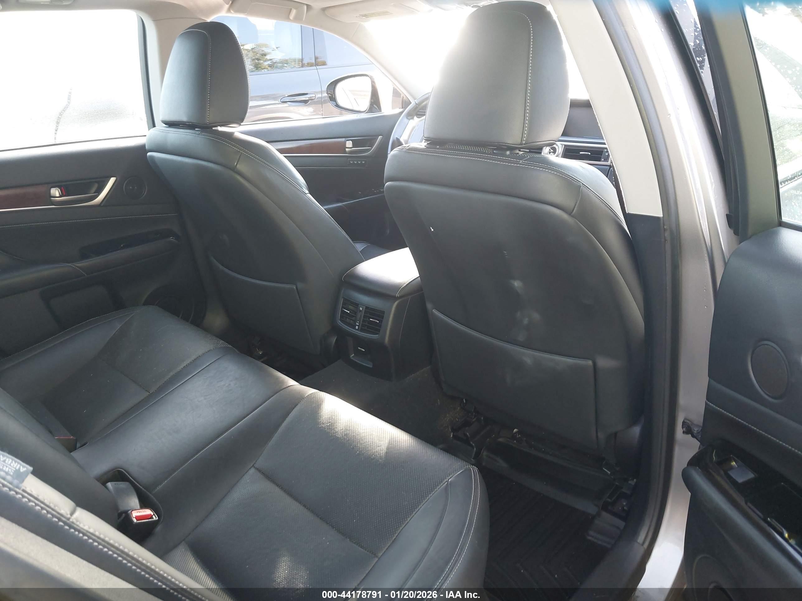 LEXUS GS image 8