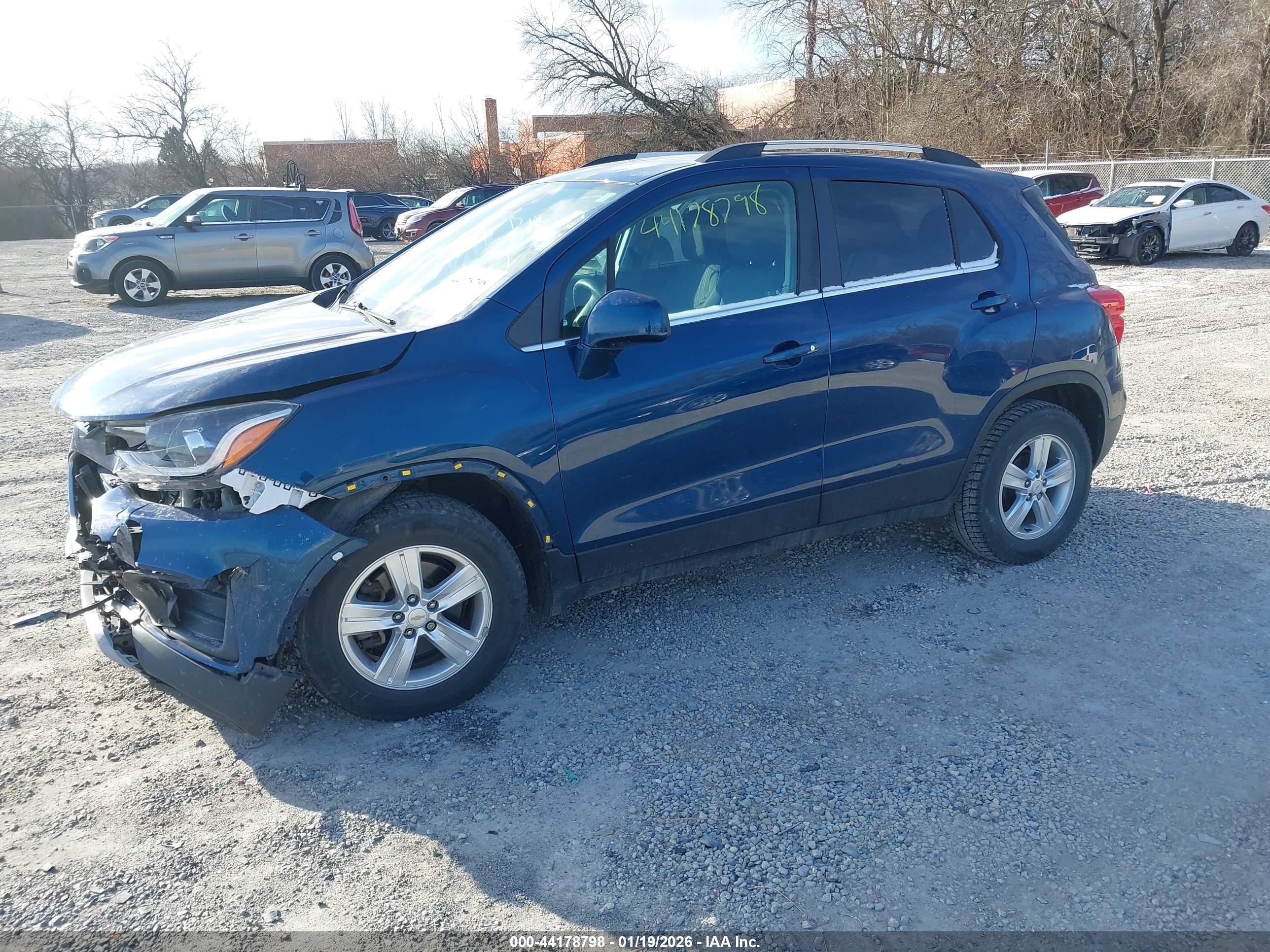 CHEVROLET TRAX image 2
