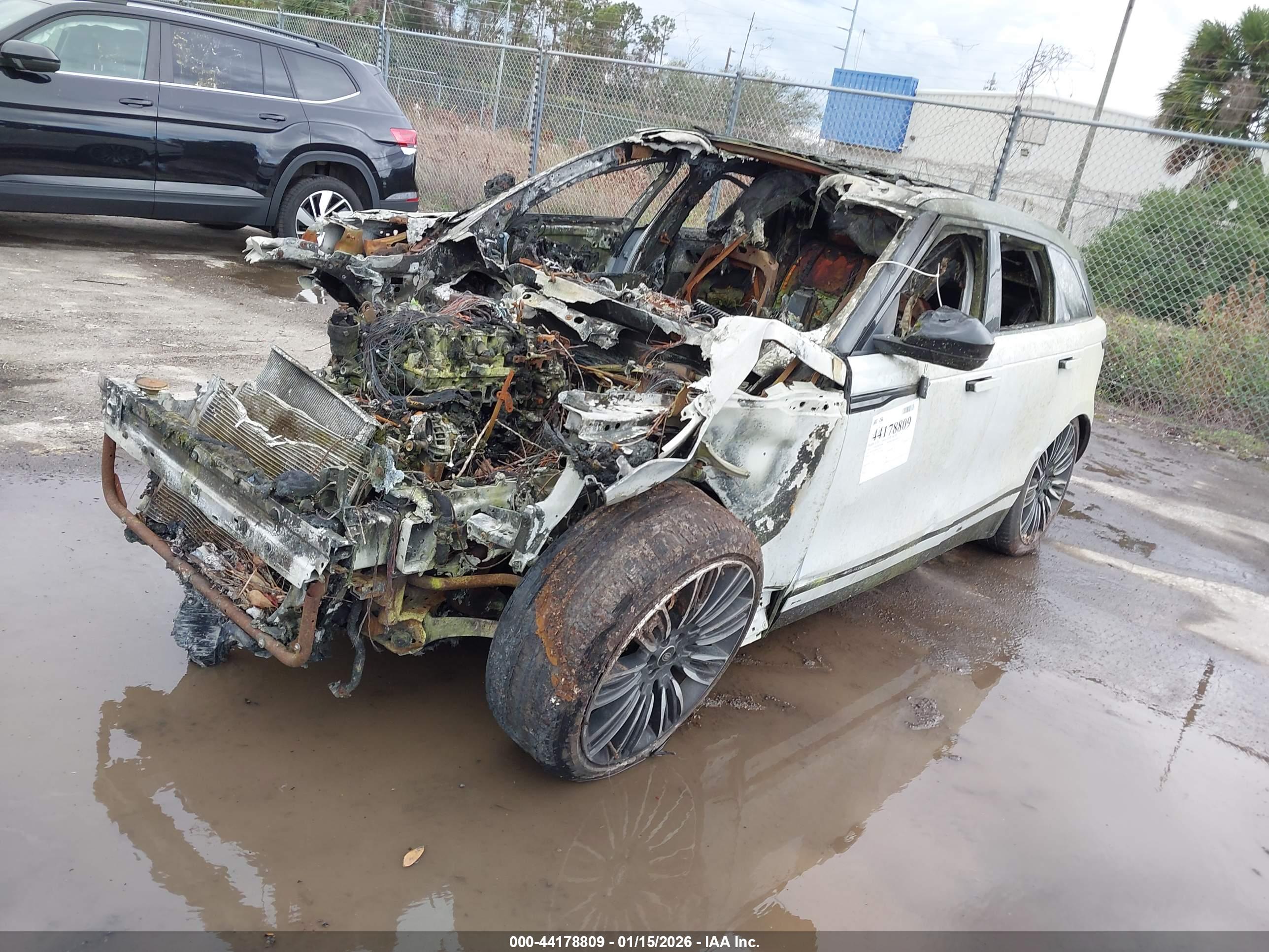 LAND ROVER image 2