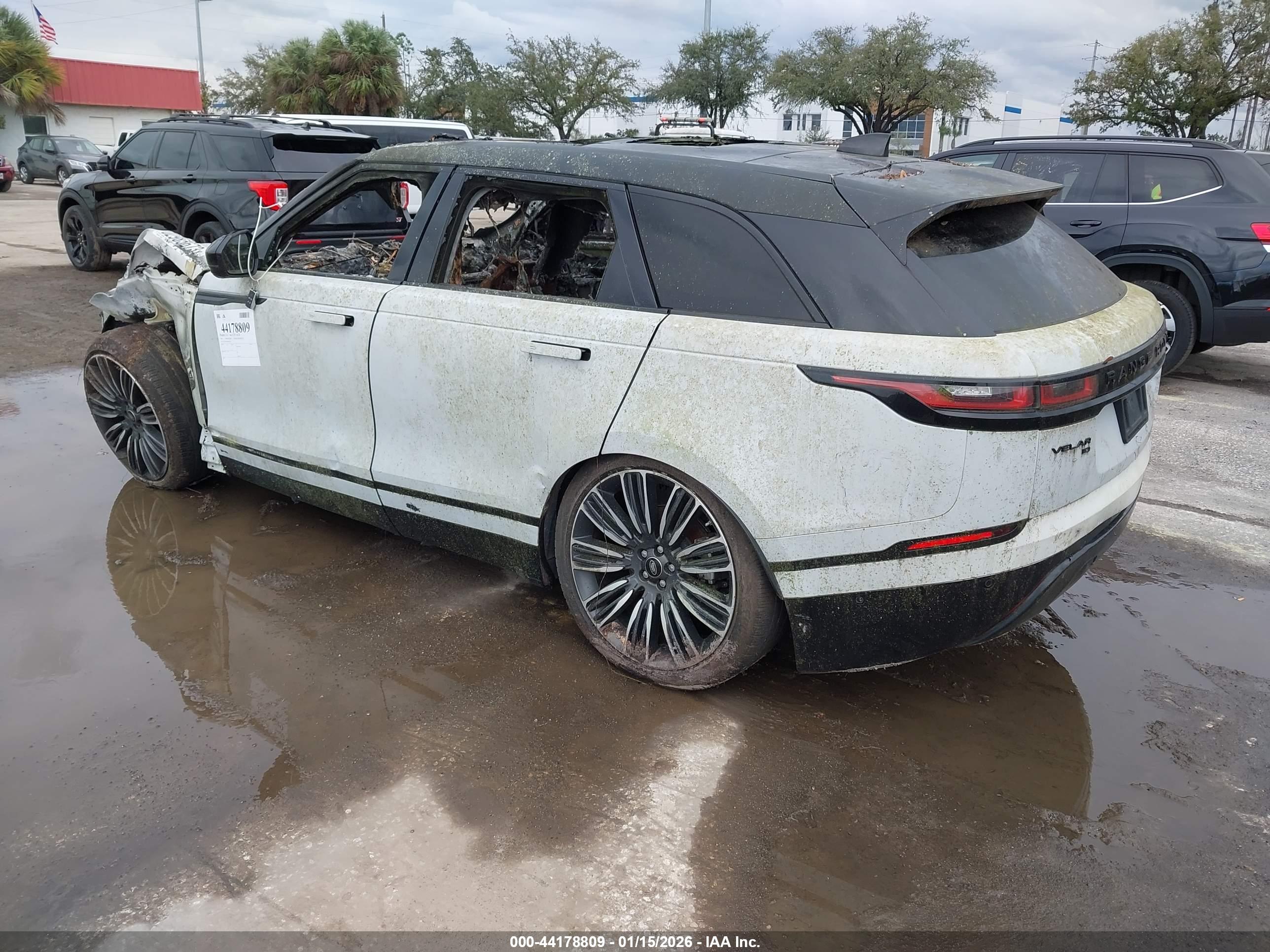 LAND ROVER image 3