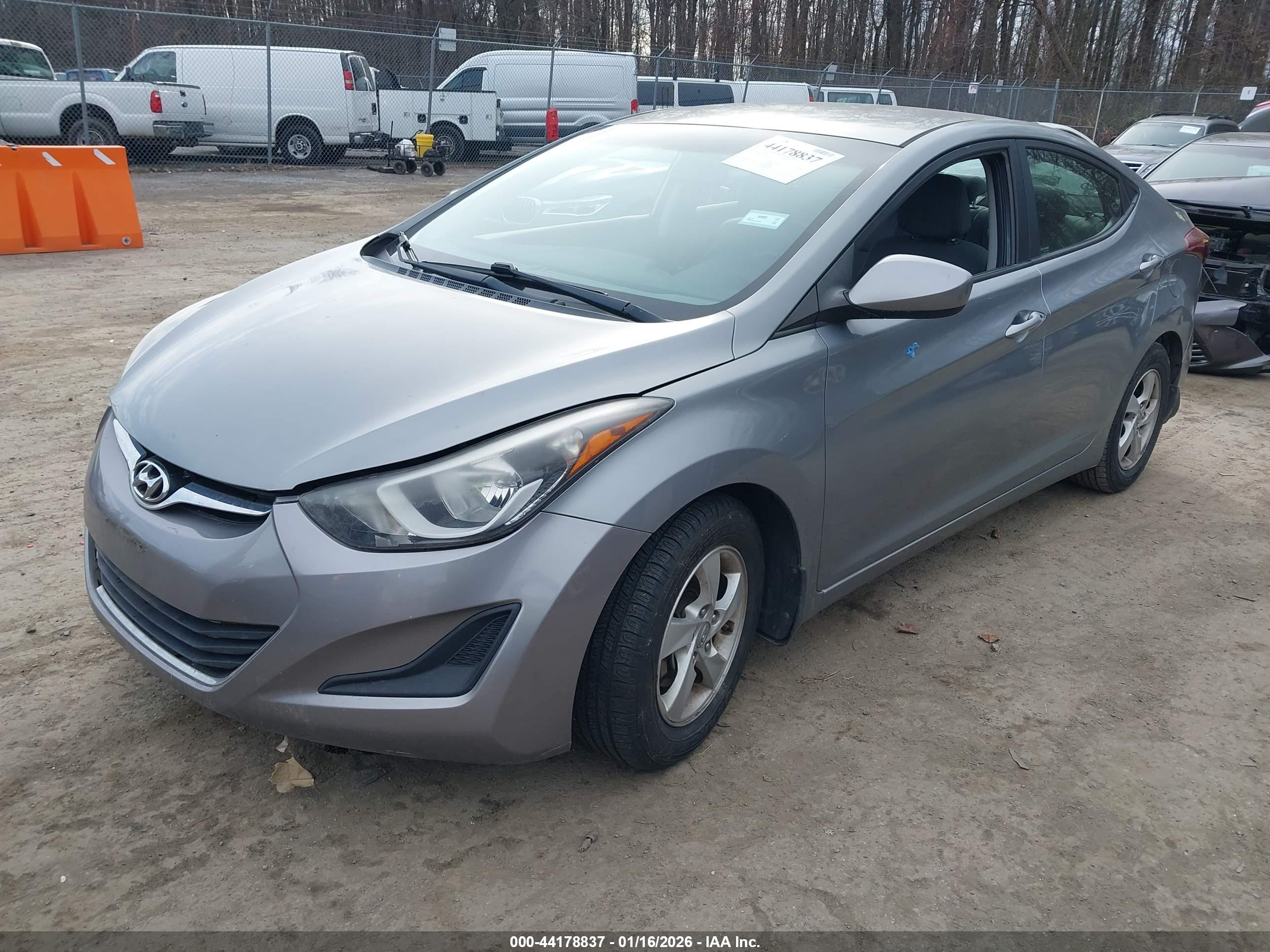 HYUNDAI ELANTRA image 2