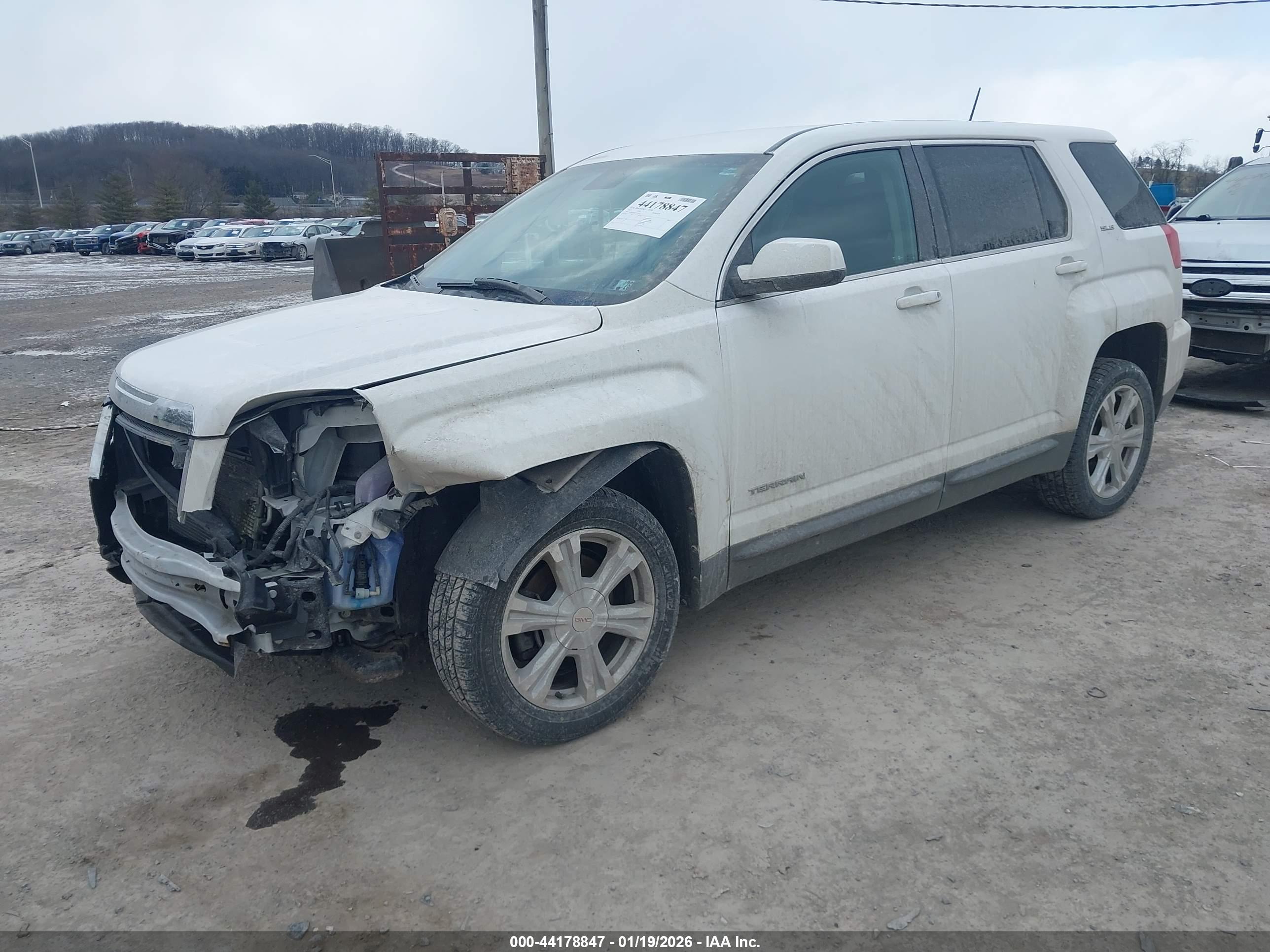 GMC TERRAIN image 2