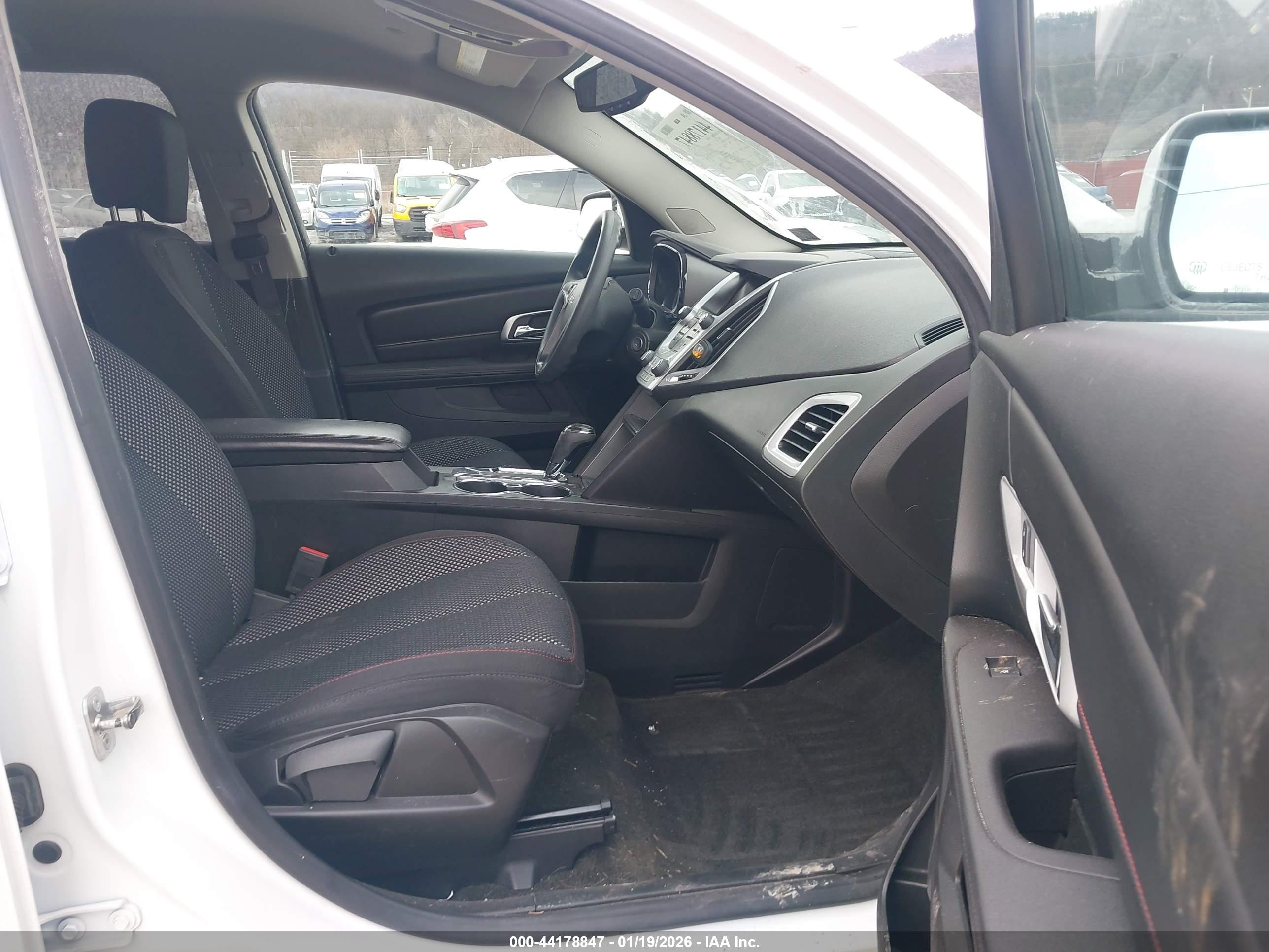 GMC TERRAIN image 5