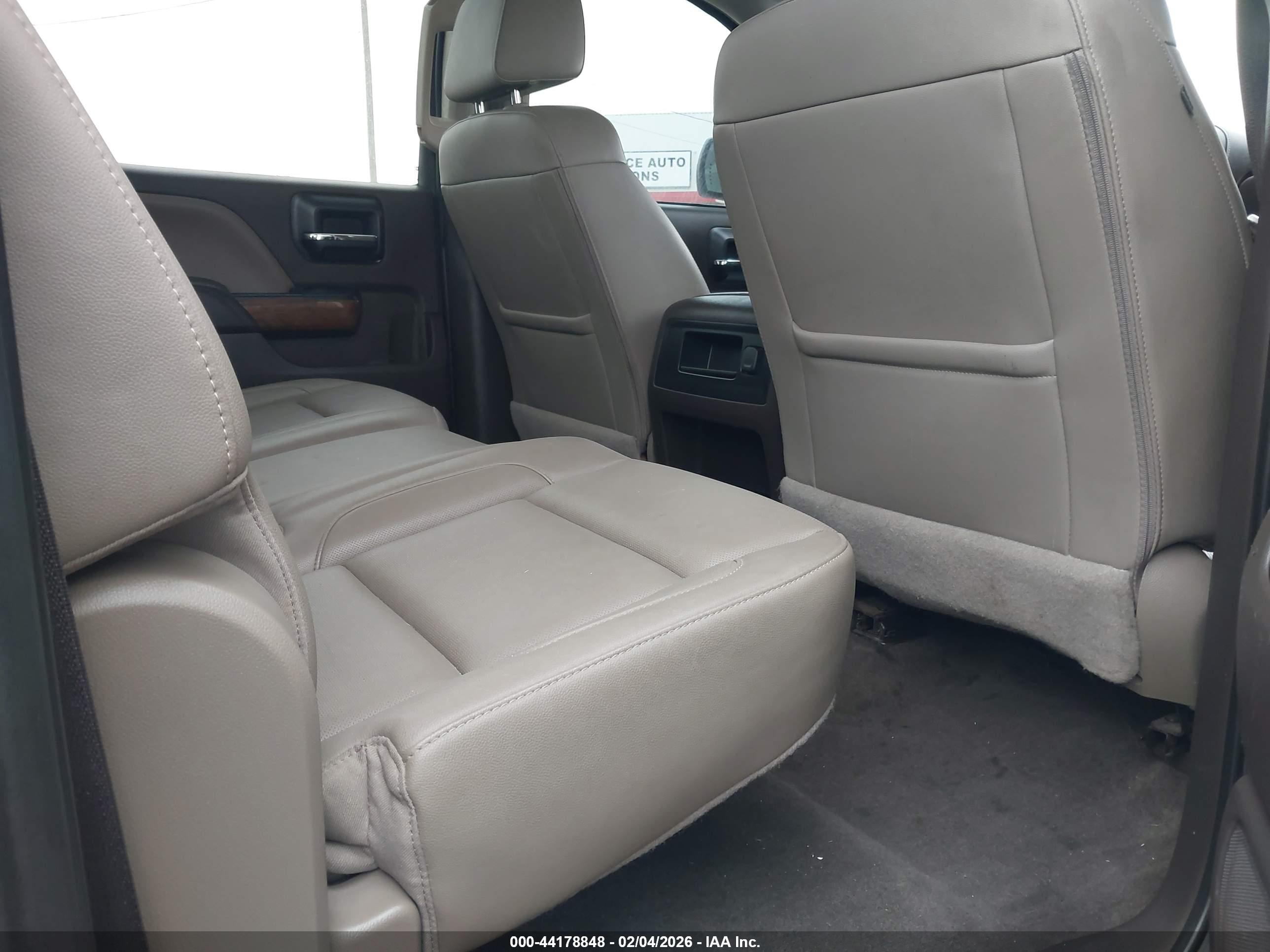 CHEVROLET SILVERADO image 8