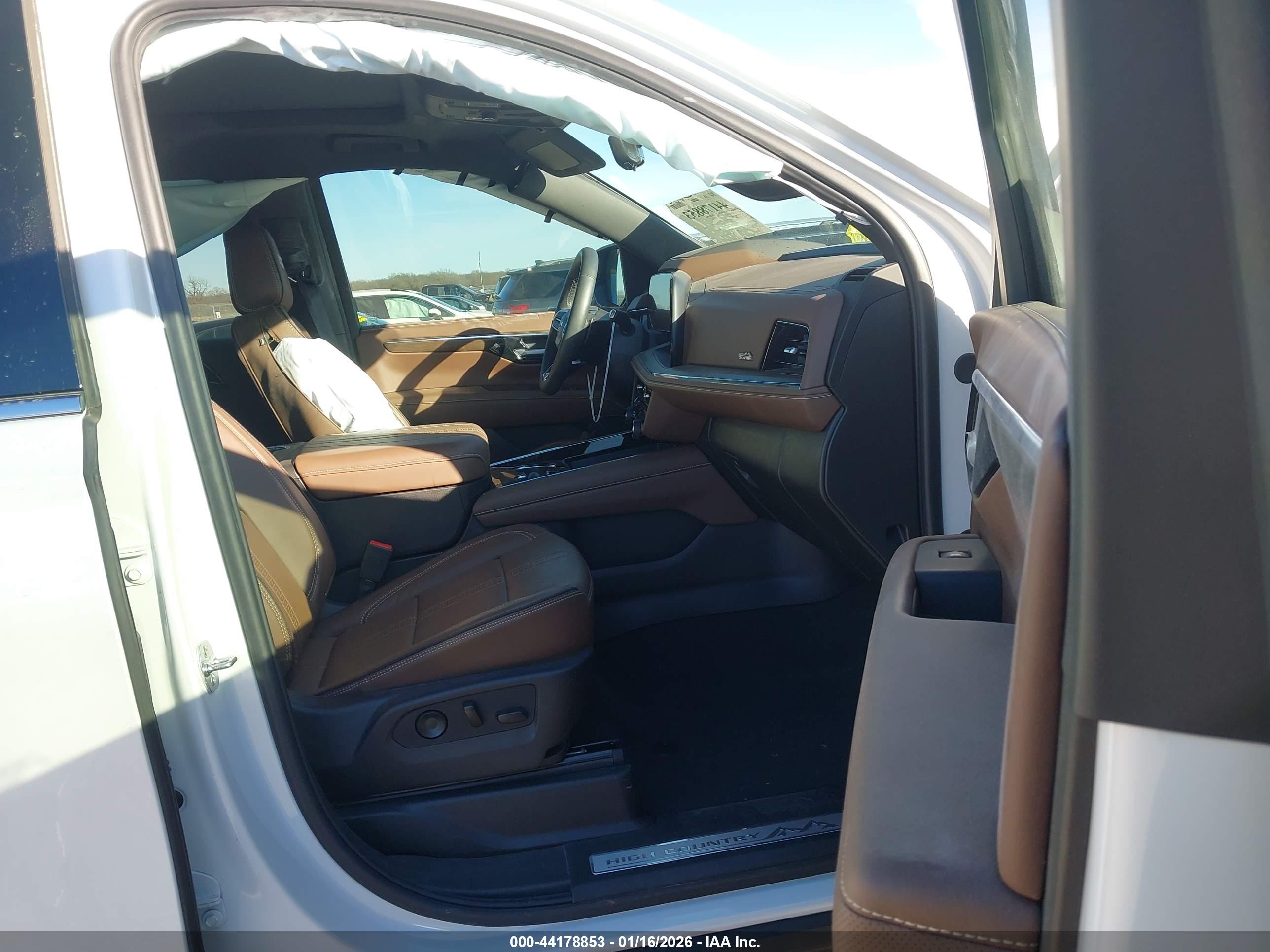 CHEVROLET TAHOE image 5