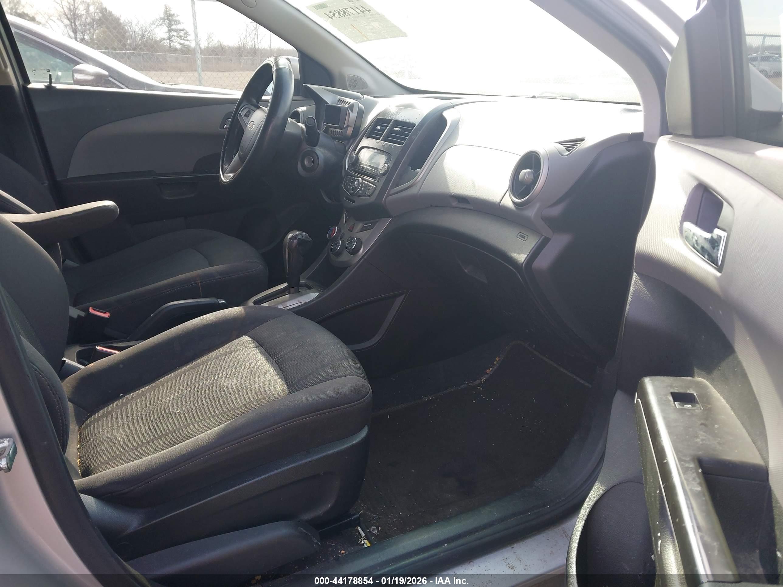 CHEVROLET SONIC image 5